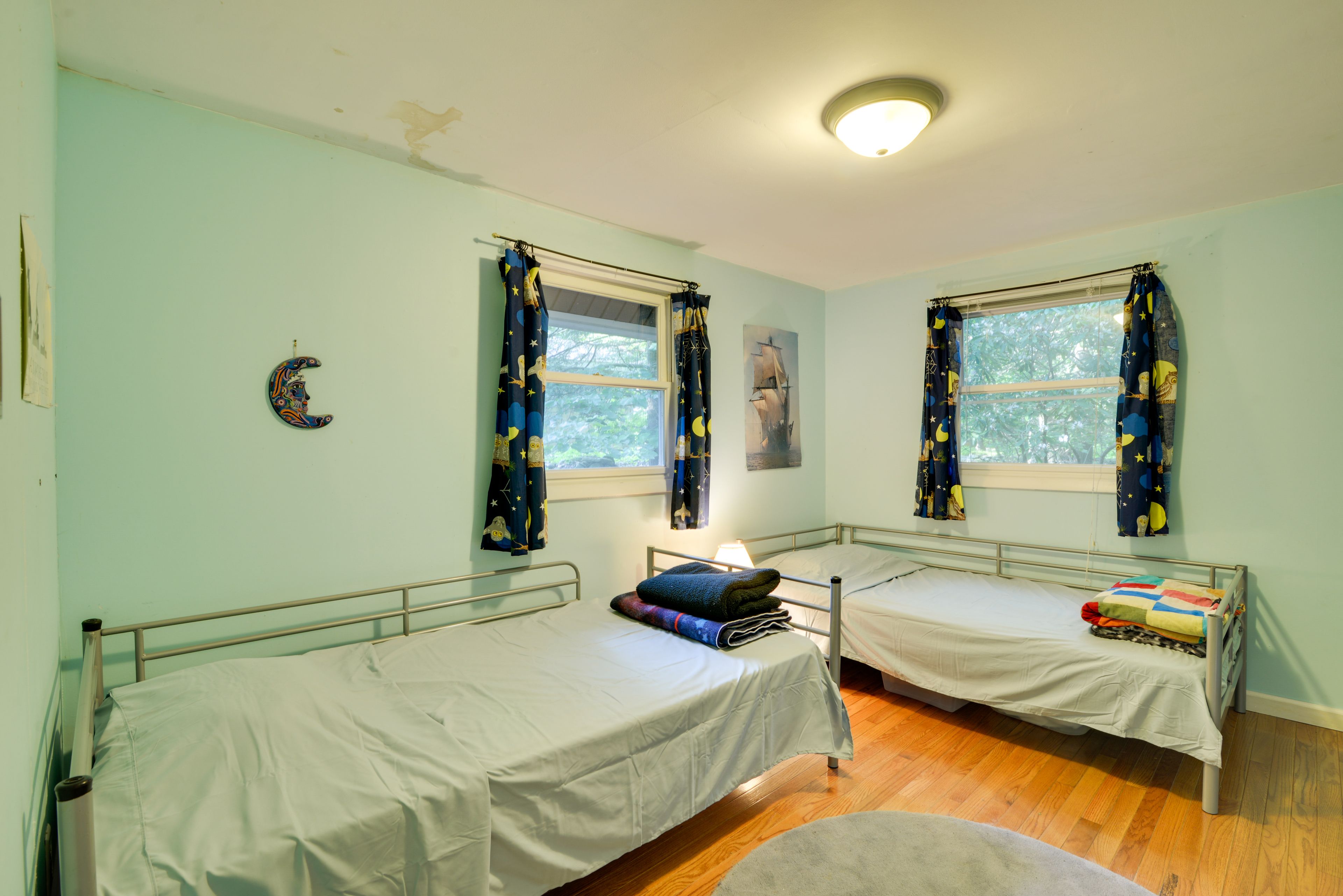 Bedroom 2 | 2 Twin Beds | 1st Floor