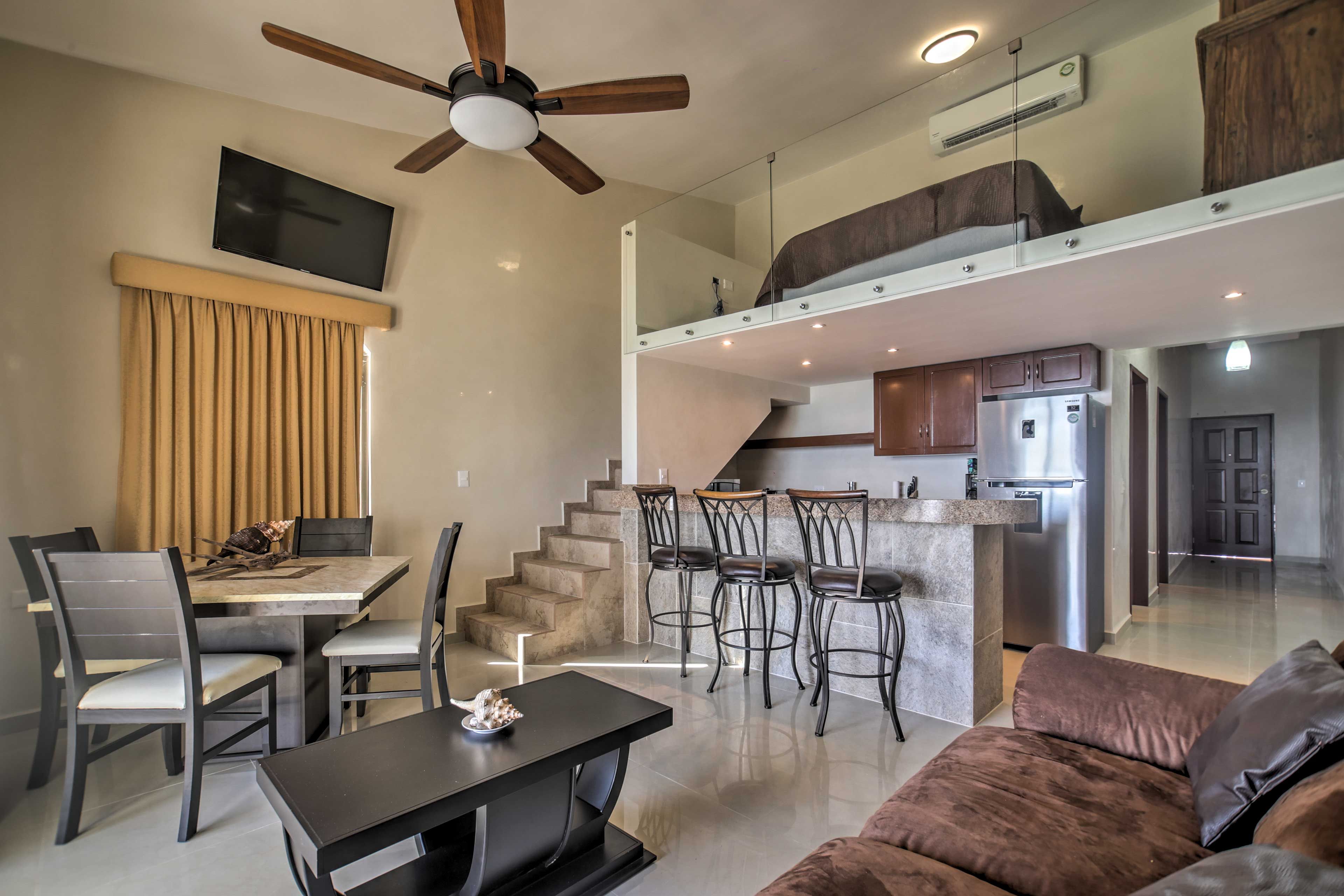 Living & Dining Area | Free WiFi | A/C | Cable/Apple TV | Sleeper Sofa