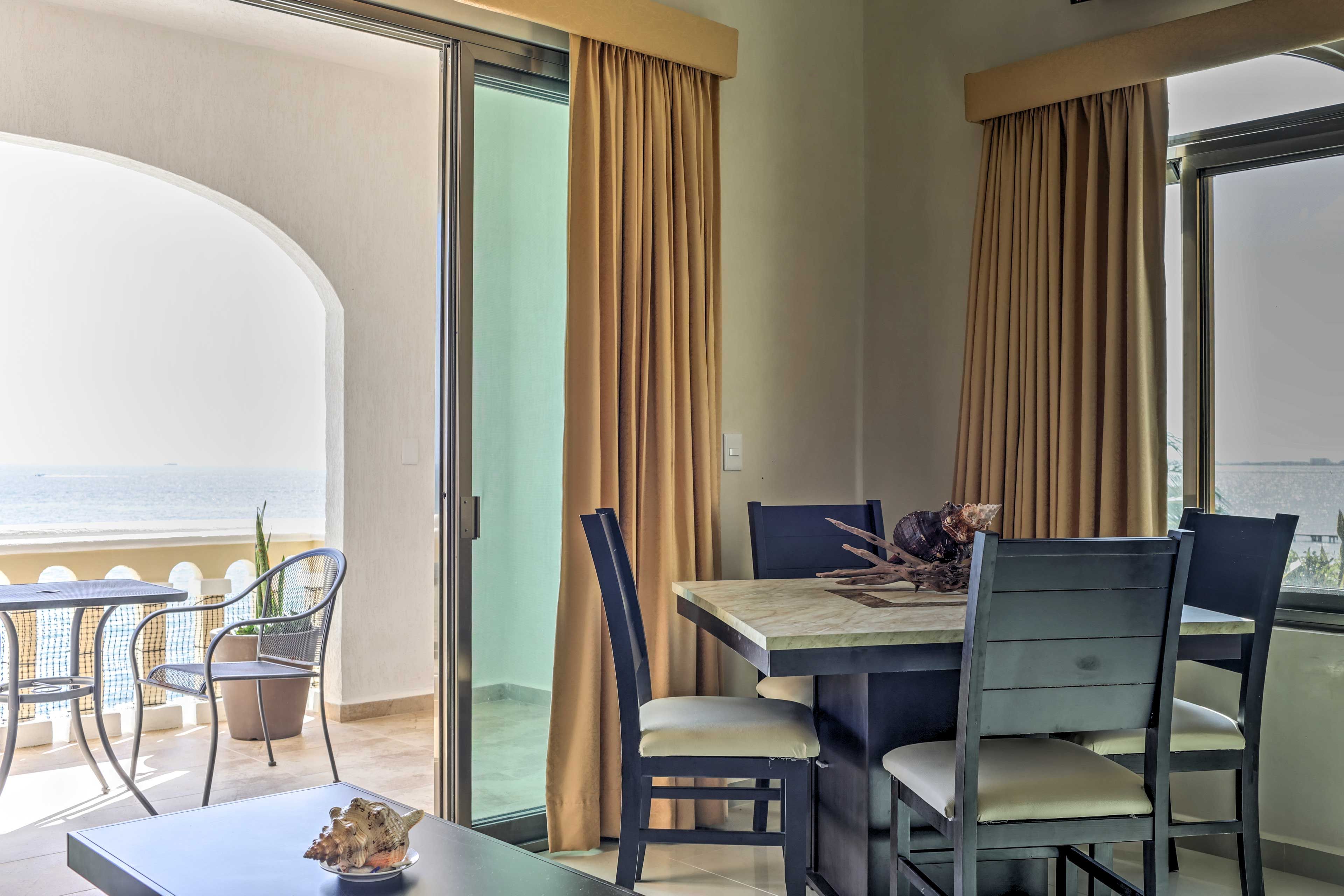 Dining Area | Dishes & Flatware Provided