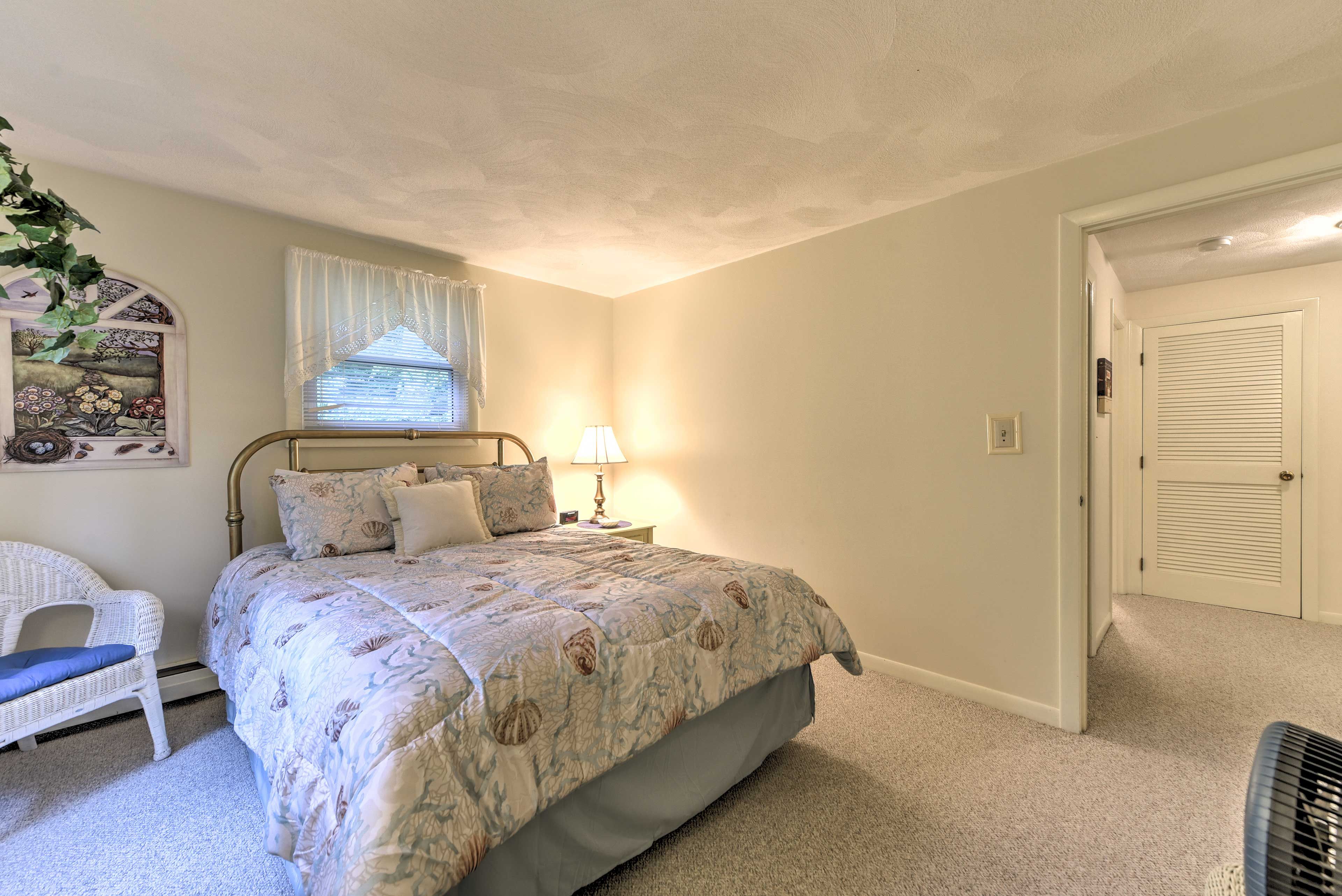 Bedroom 2 | Queen Bed