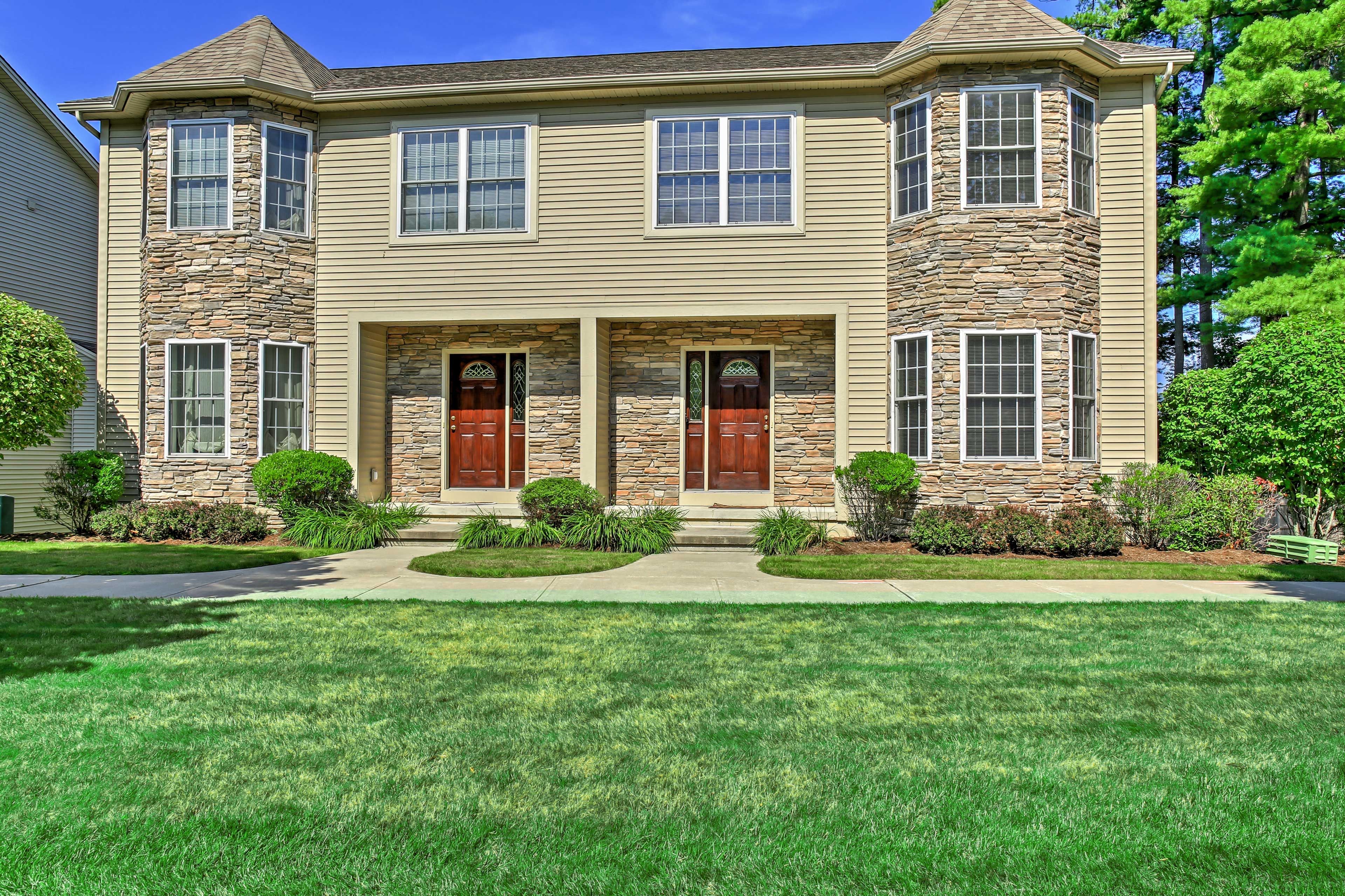 This this luxurious vacation rental townhome in Lake George awaits!