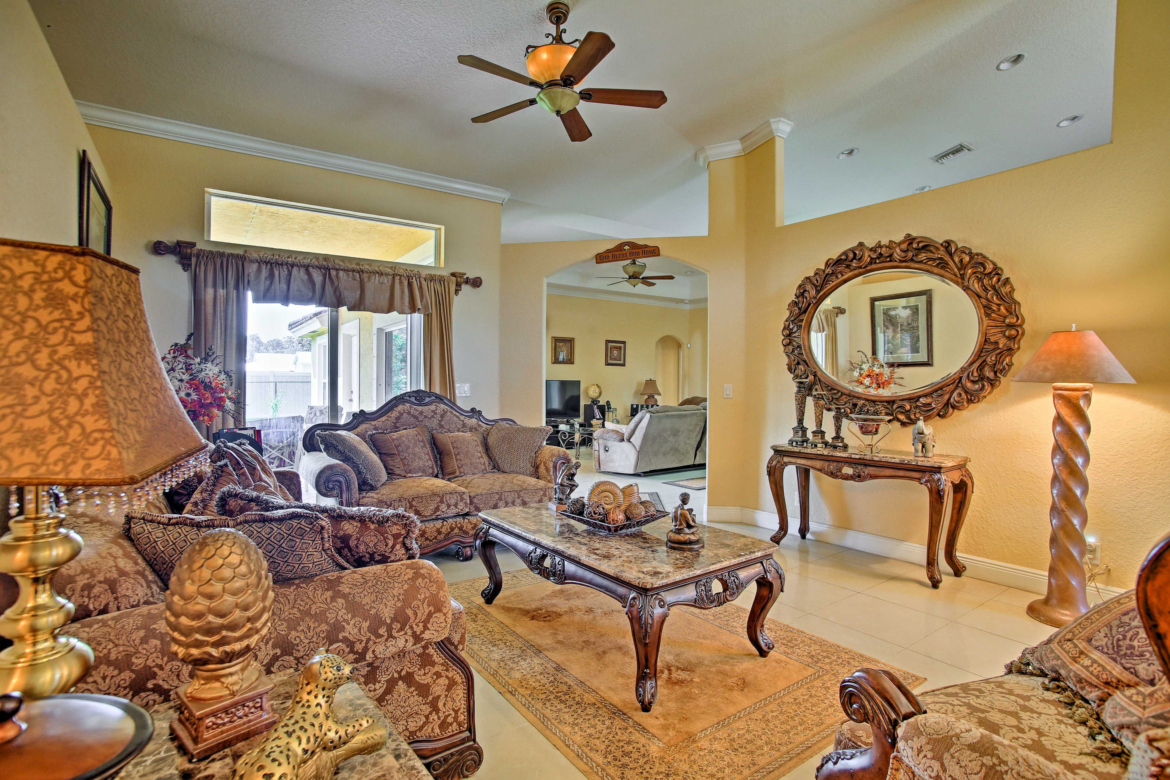 Formal Living Room | Free WiFi | Central A/C & Heat