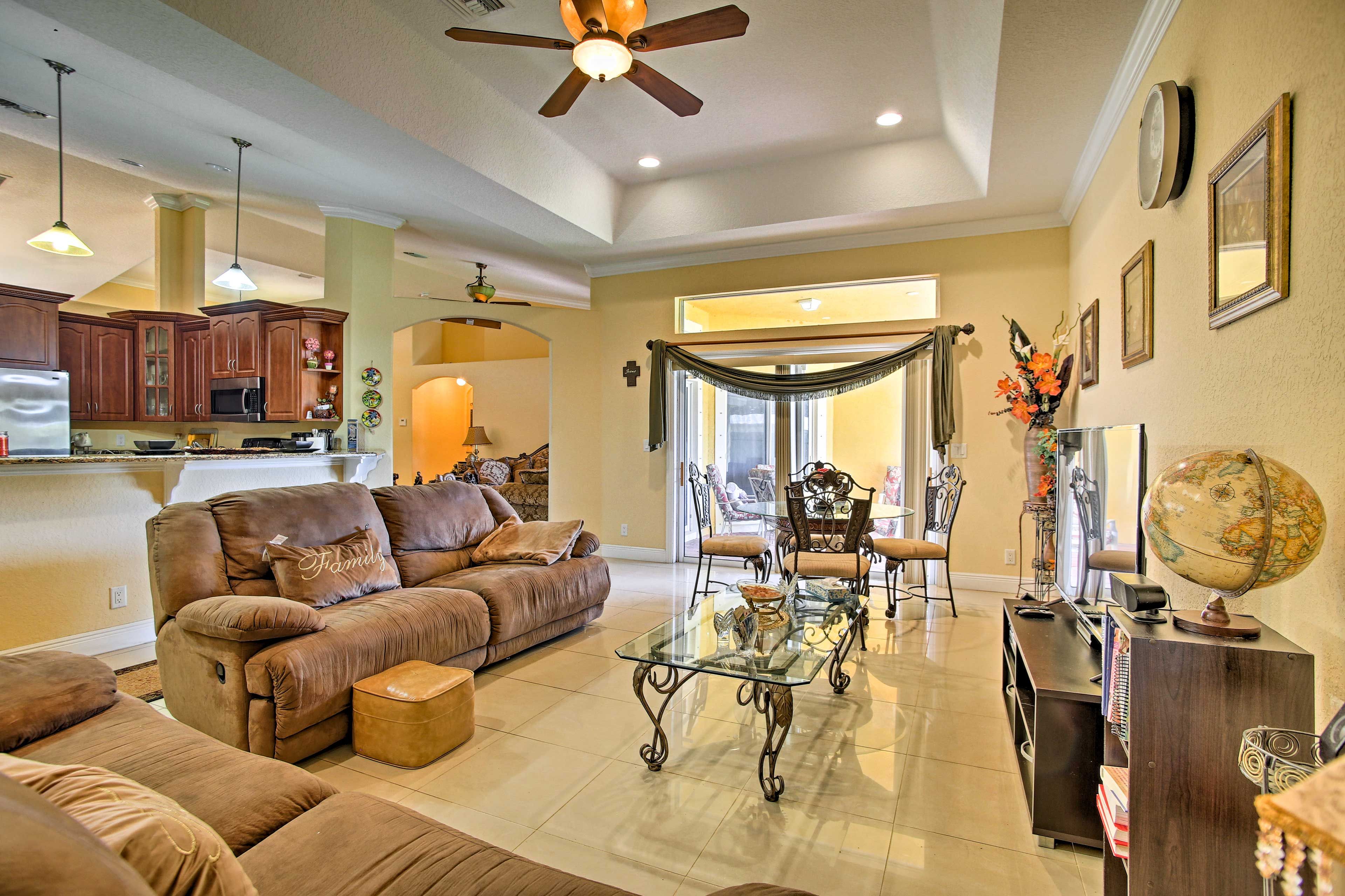 Living Room | Smart TV