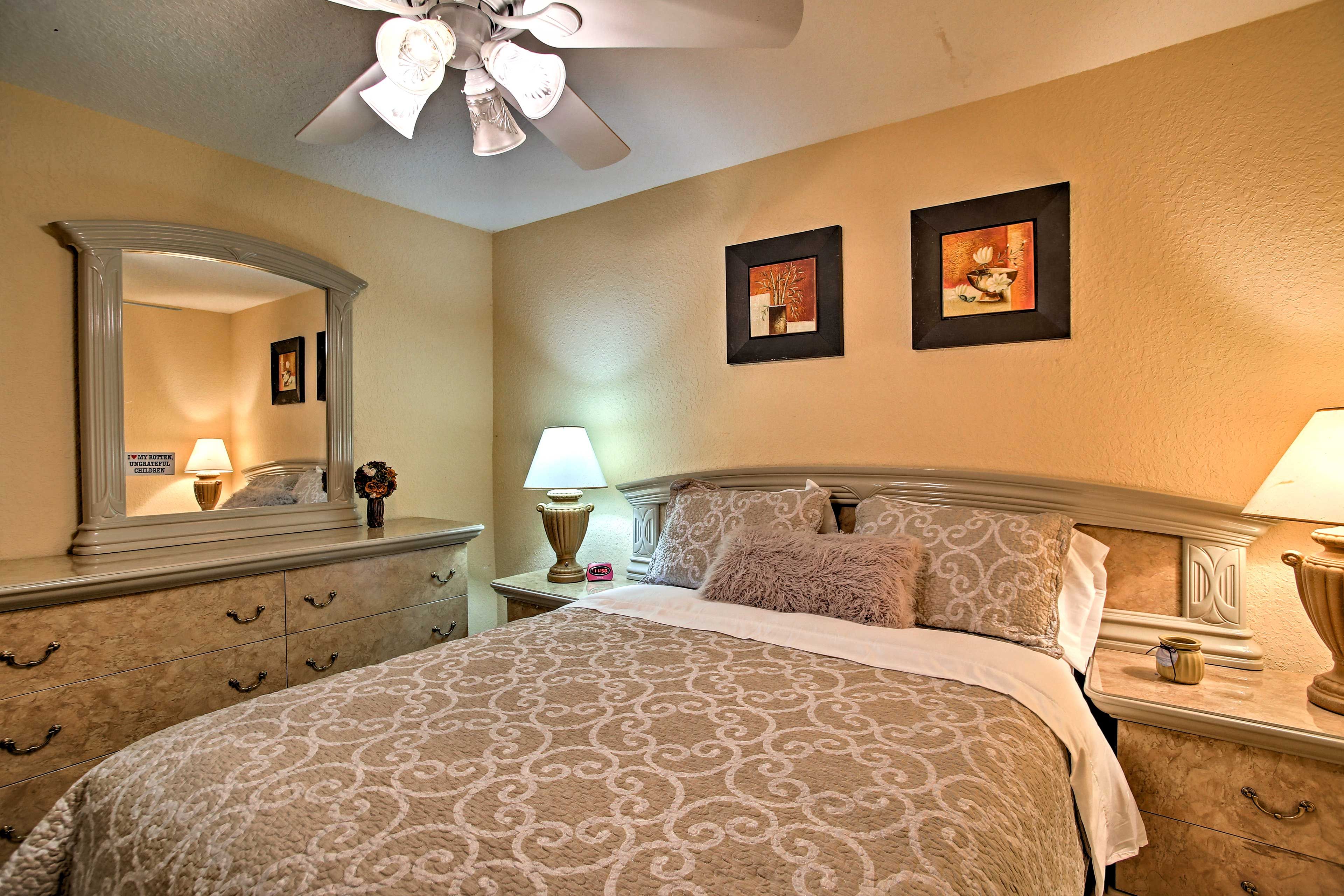 Bedroom 3 | Queen Bed