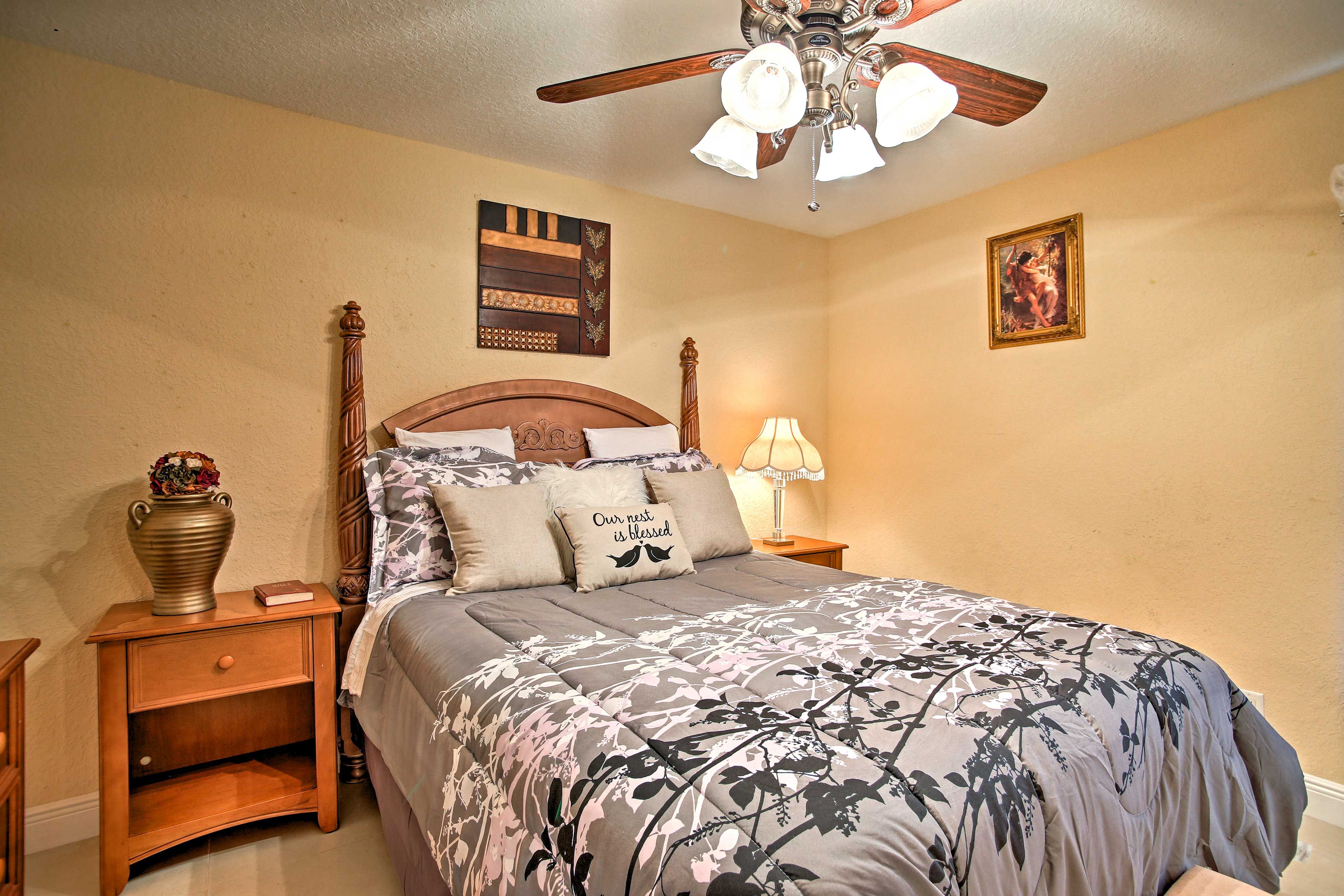 Bedroom 4 | Queen Bed