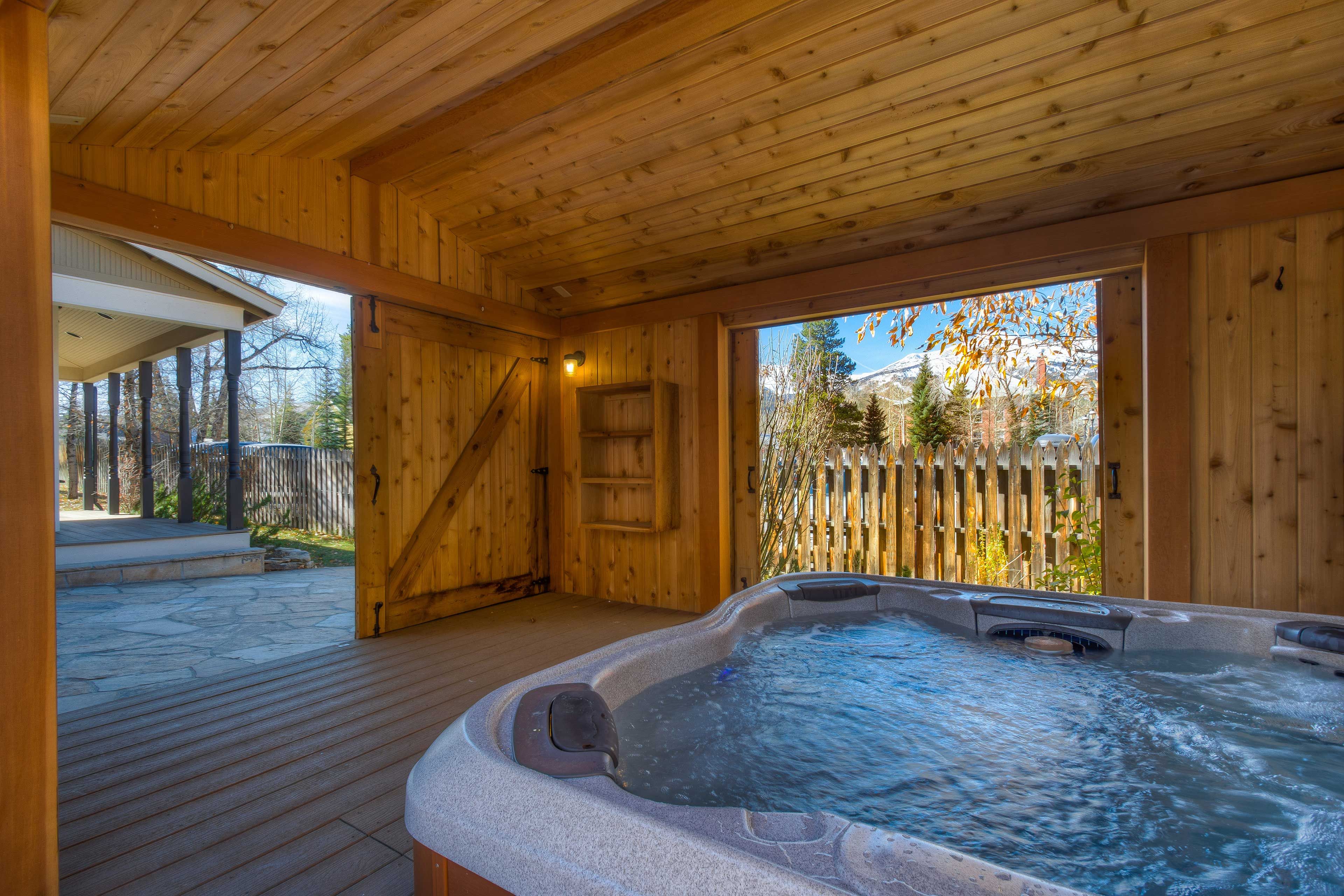 Hot Tub | Mountain Views | Single-Story Home | 1,400 Sq Ft