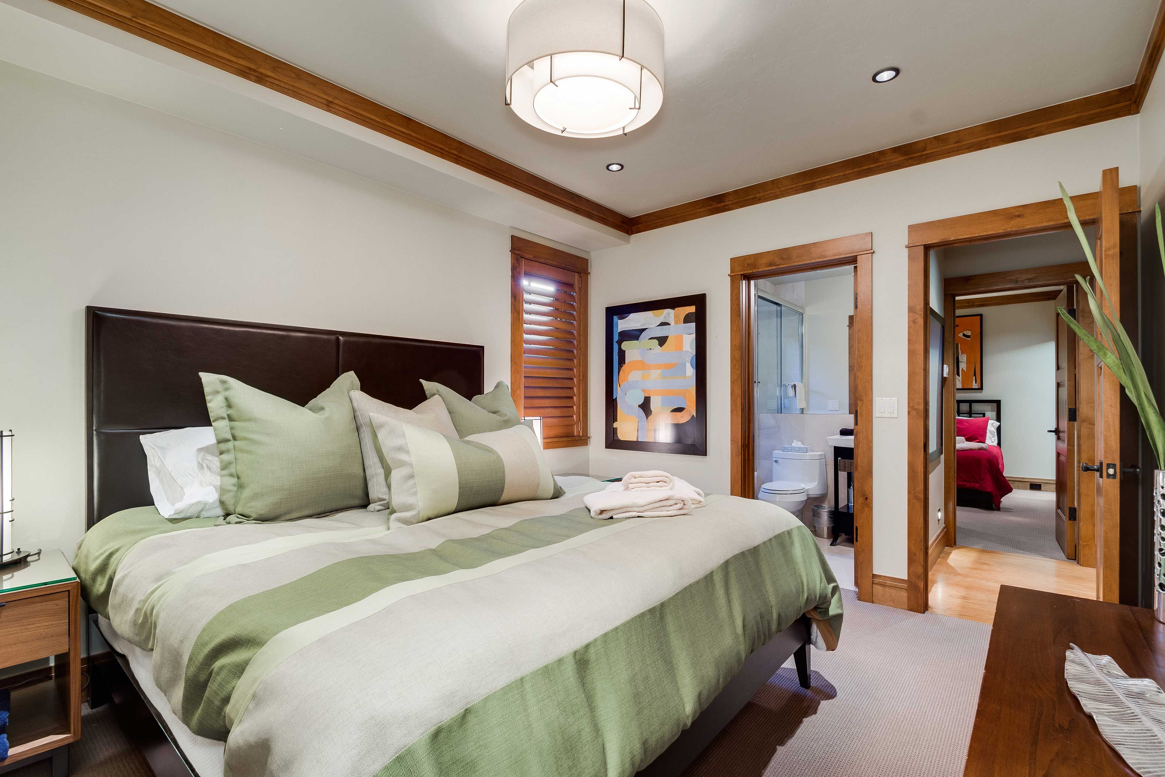 Bedroom 1 | King Bed | En-Suite Bathroom