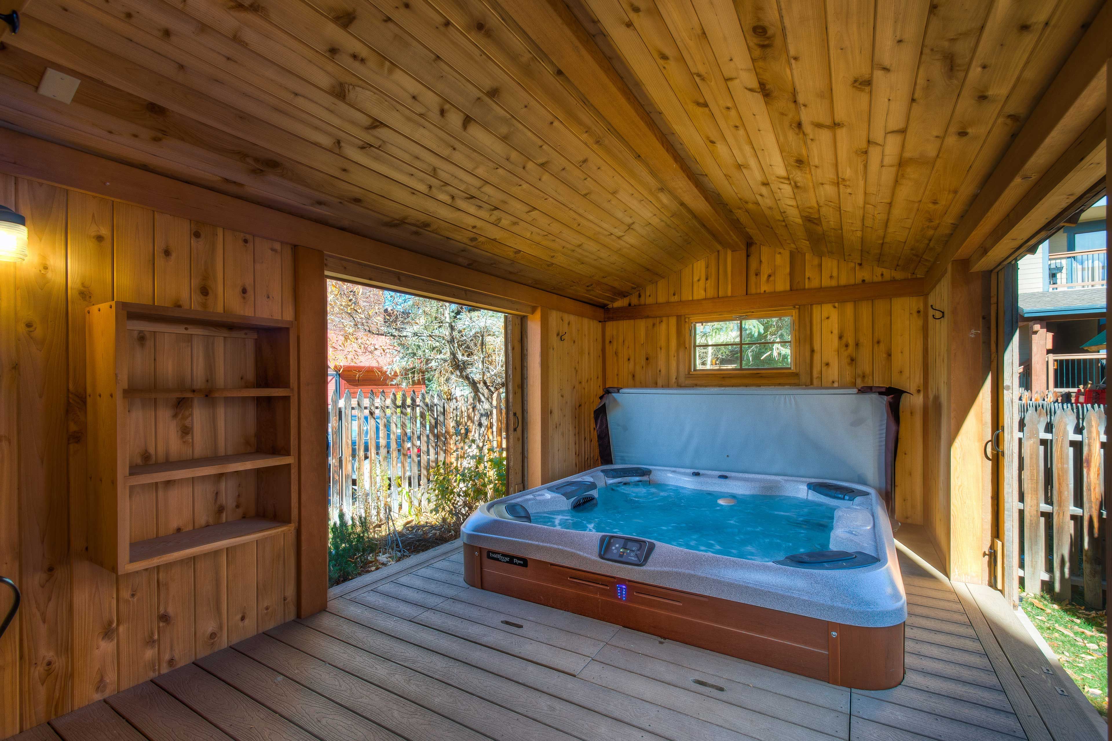 Hot Tub | Mountain Views