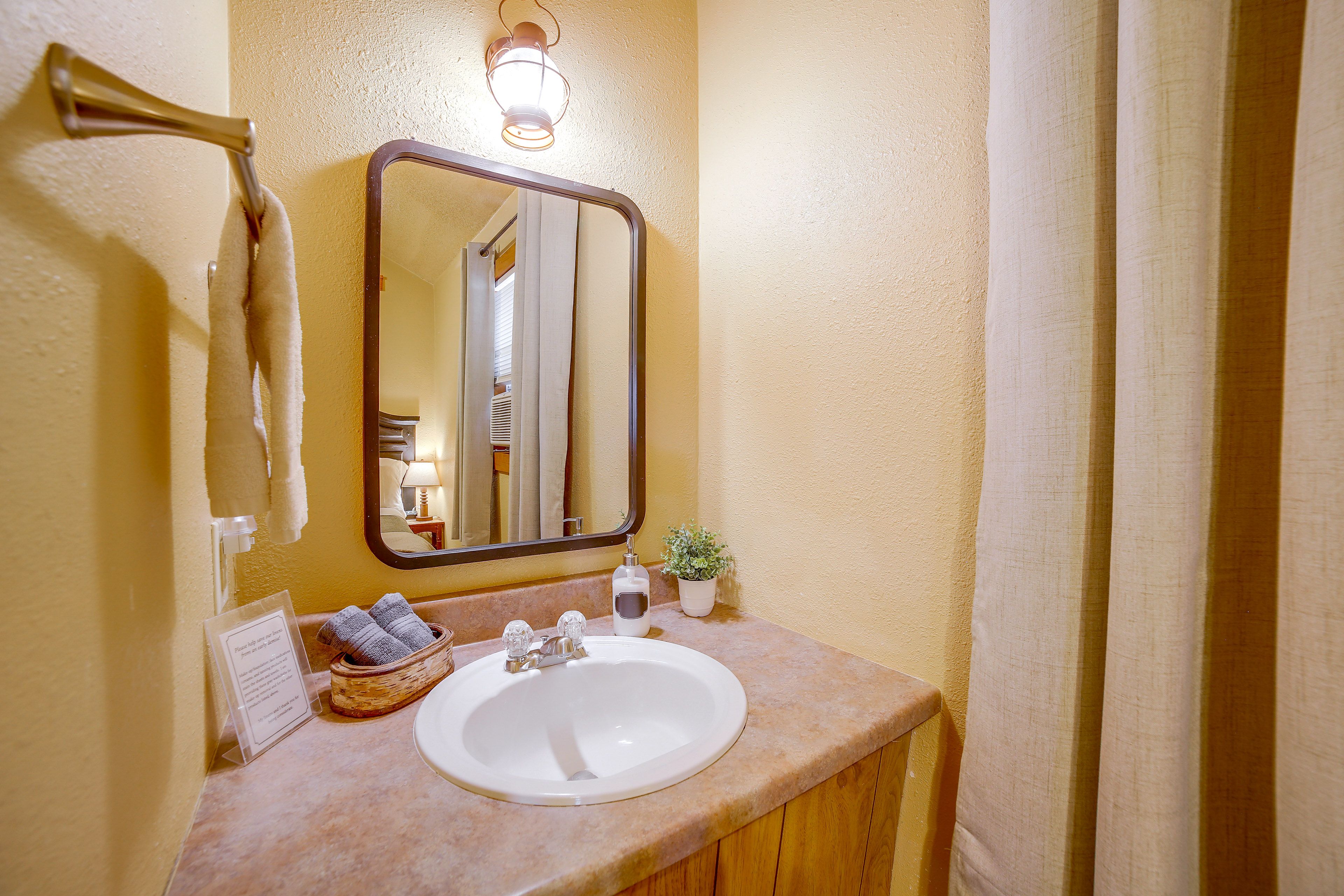 Bathroom | Towels Provided