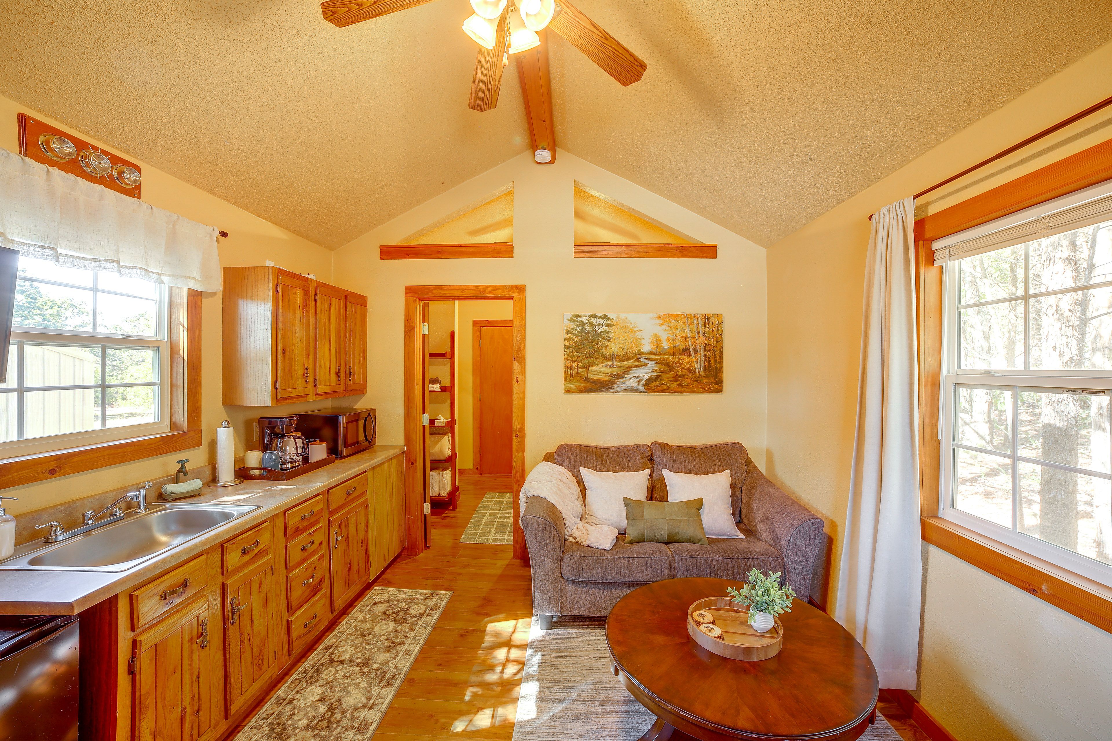 Main Interior Space | Free WiFi | Cable TV | Central A/C