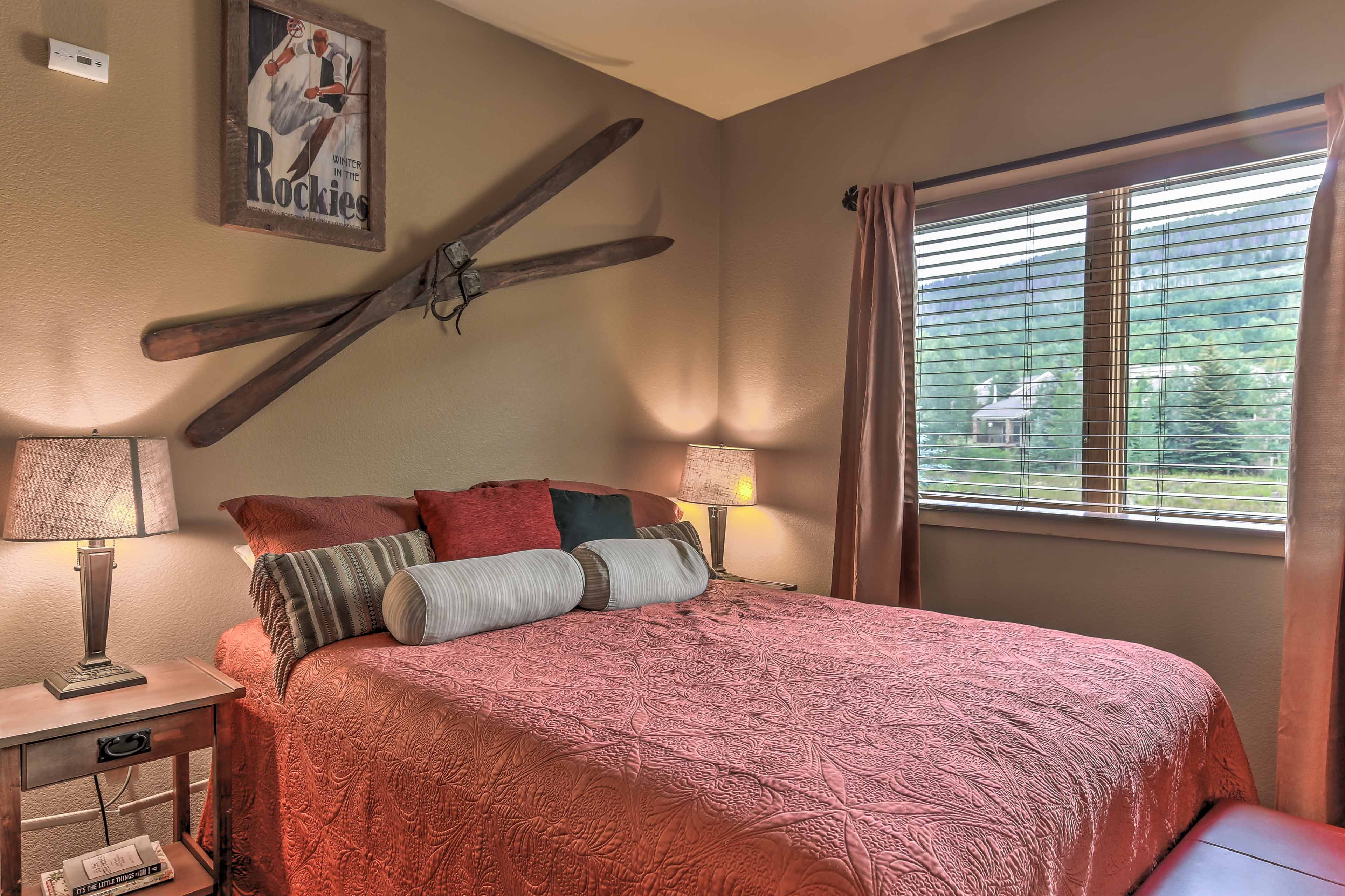 You'll wake up to fantastic mountain views.