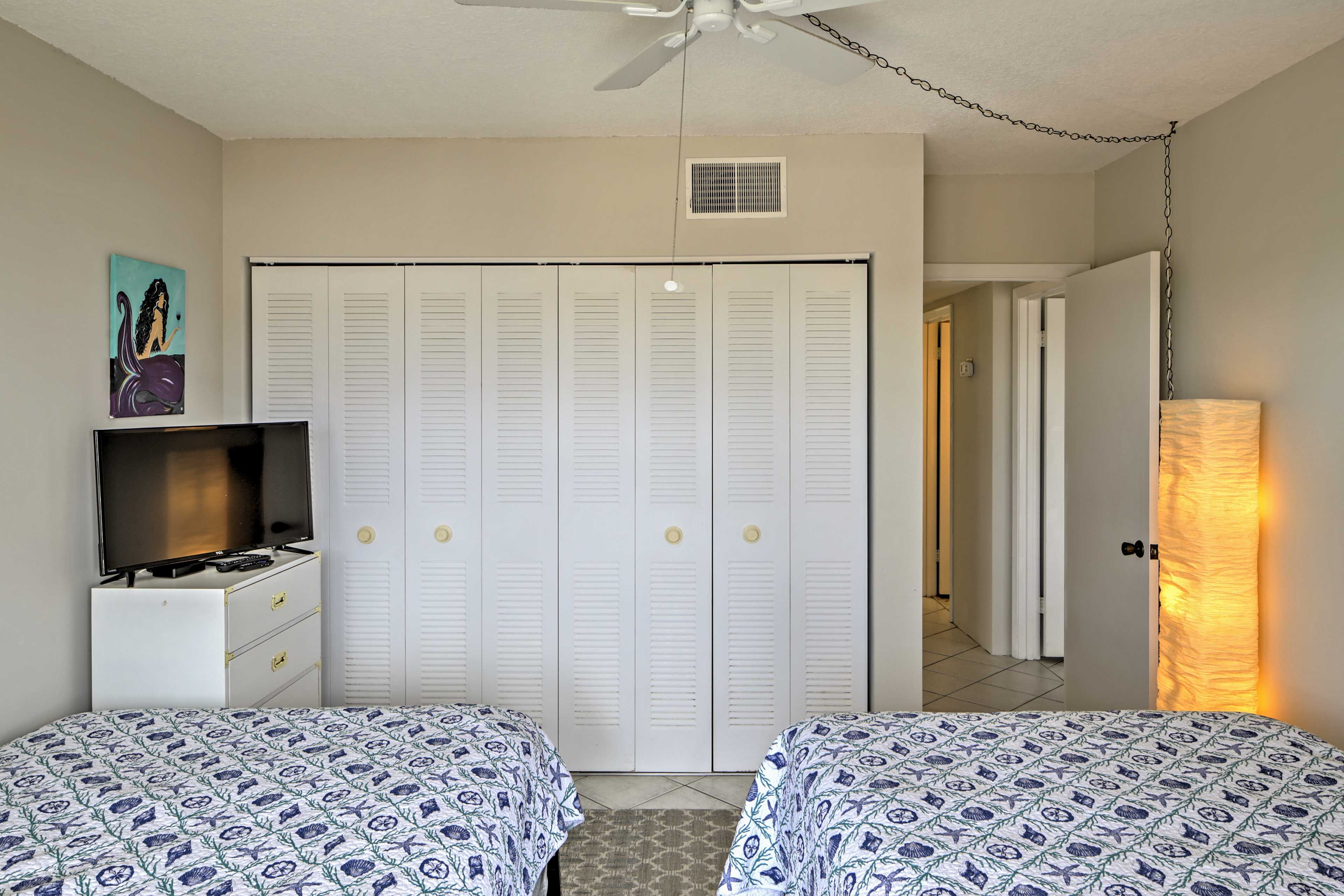 Choose from these 2 full beds and drift off to a deep sleep.