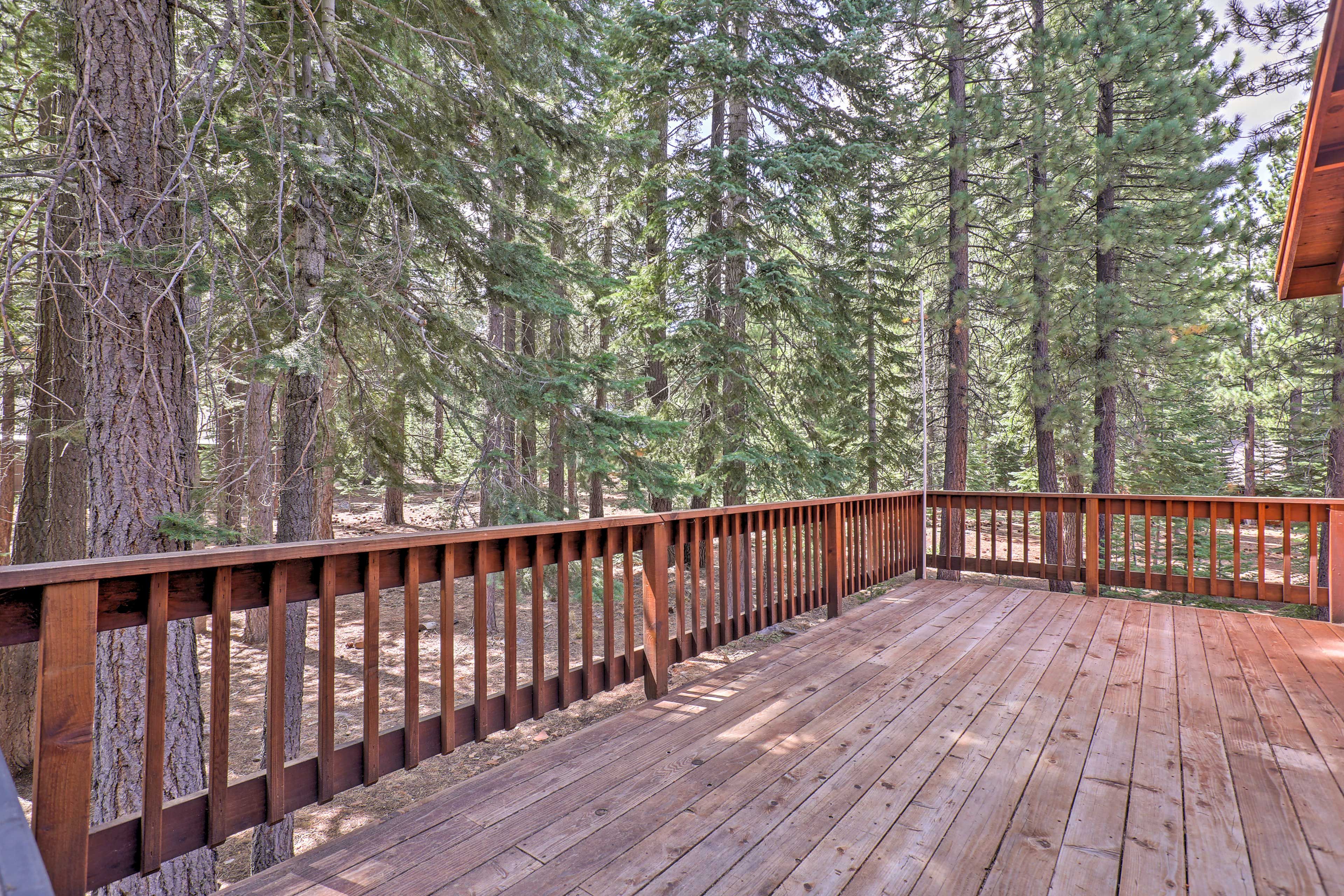 This spacious deck allows you to relax whilst submersed in the surroundings.