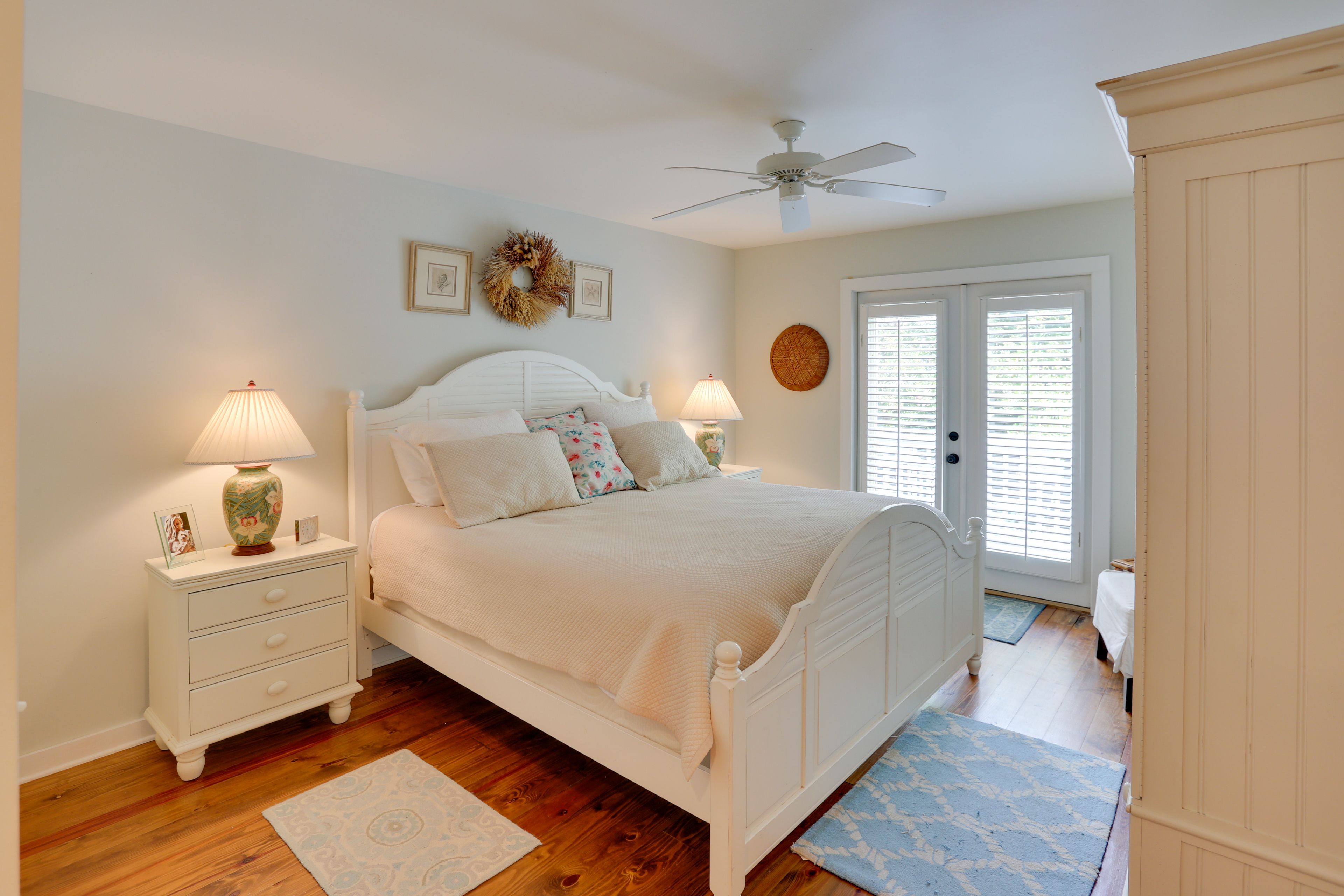 Bedroom 1 | King Bed | Linens Provided