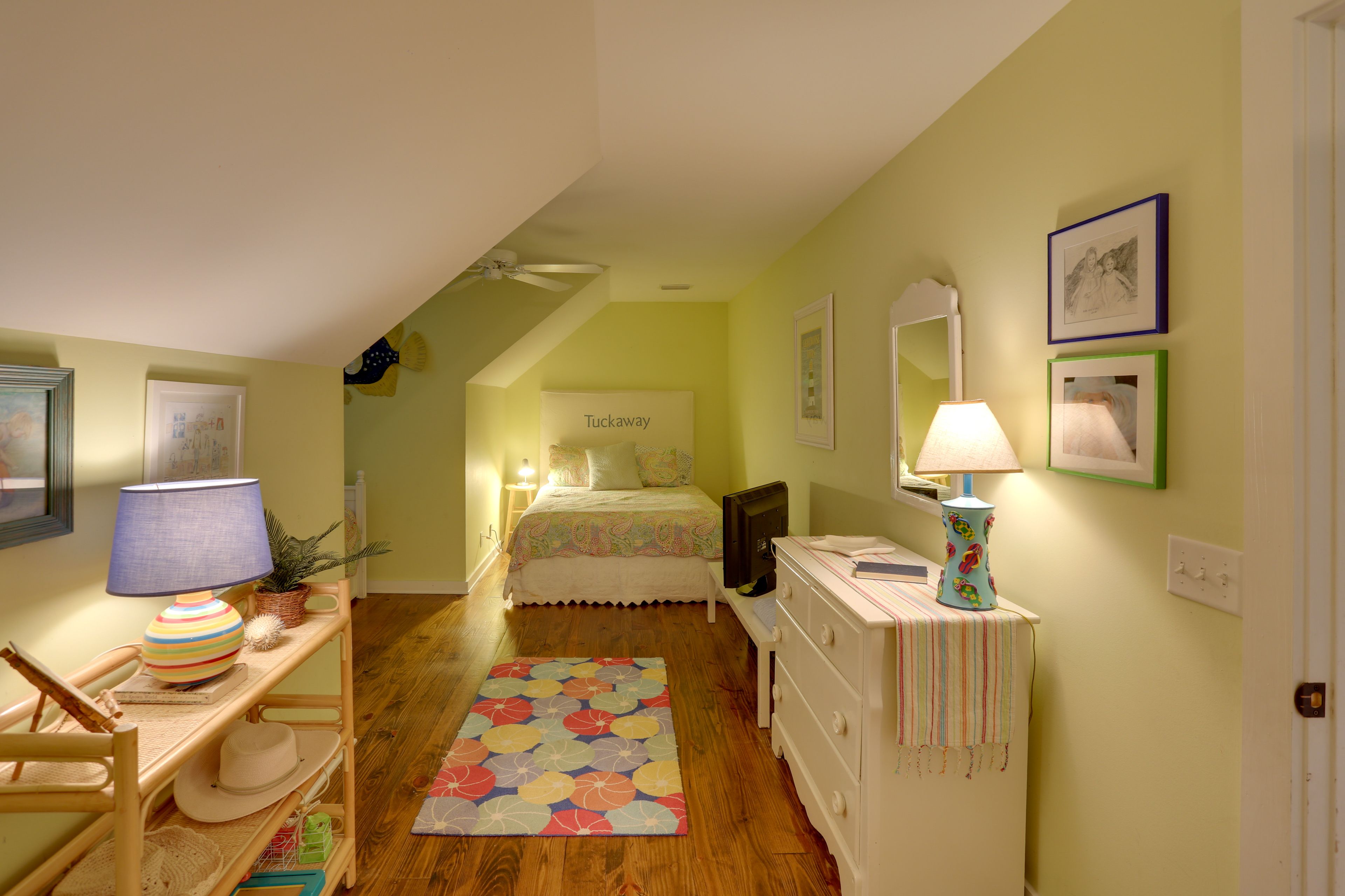 Bedroom 3 | Queen Bed | Twin Bed