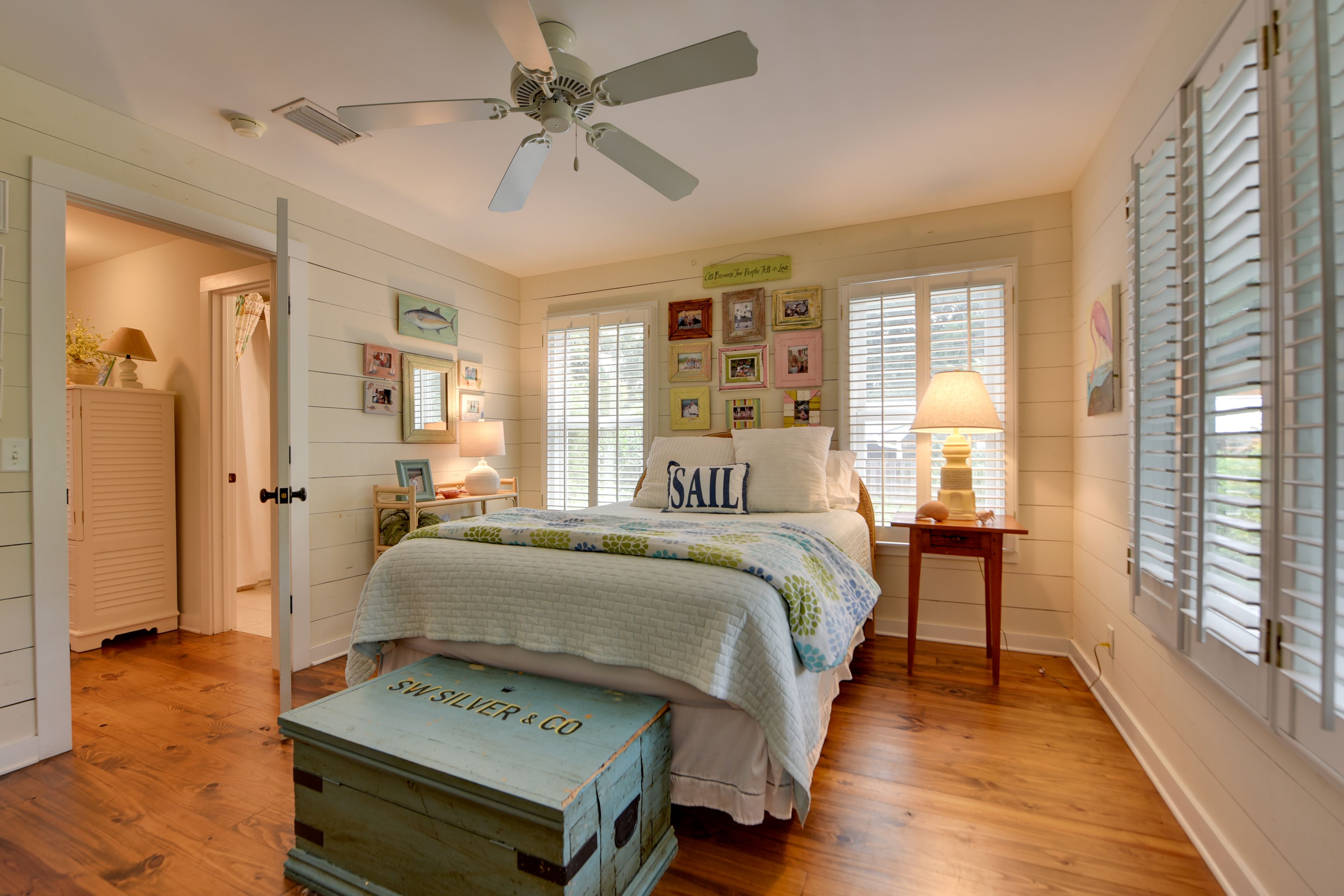 Bedroom 4 | Queen Bed