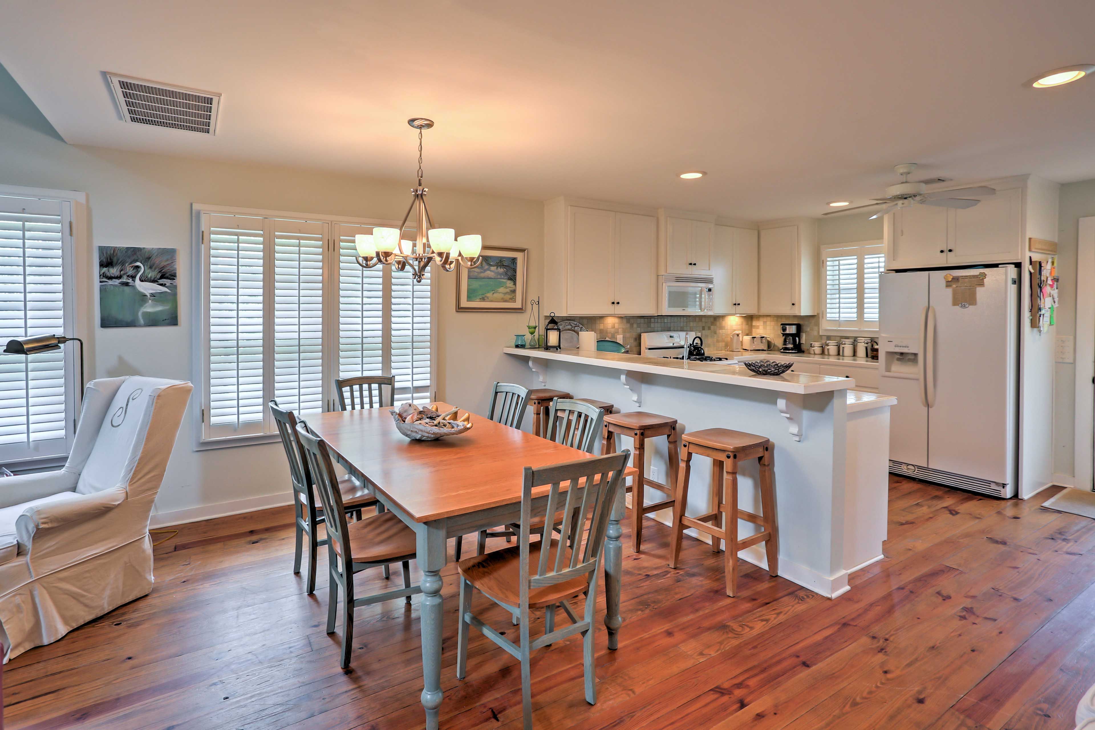 Dining Space | Dishware/Flatware