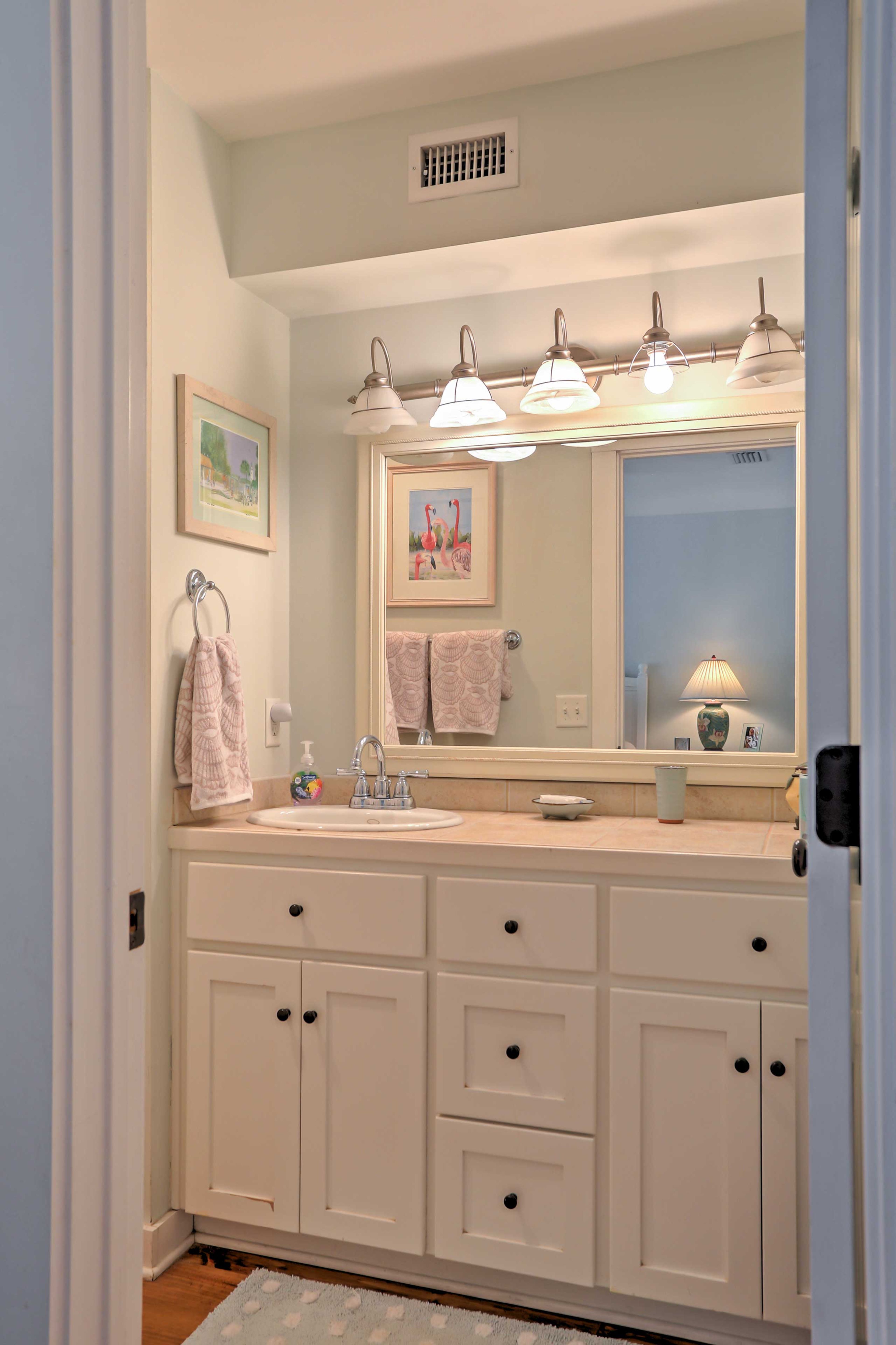 En-Suite Bathroom | Towels Provided