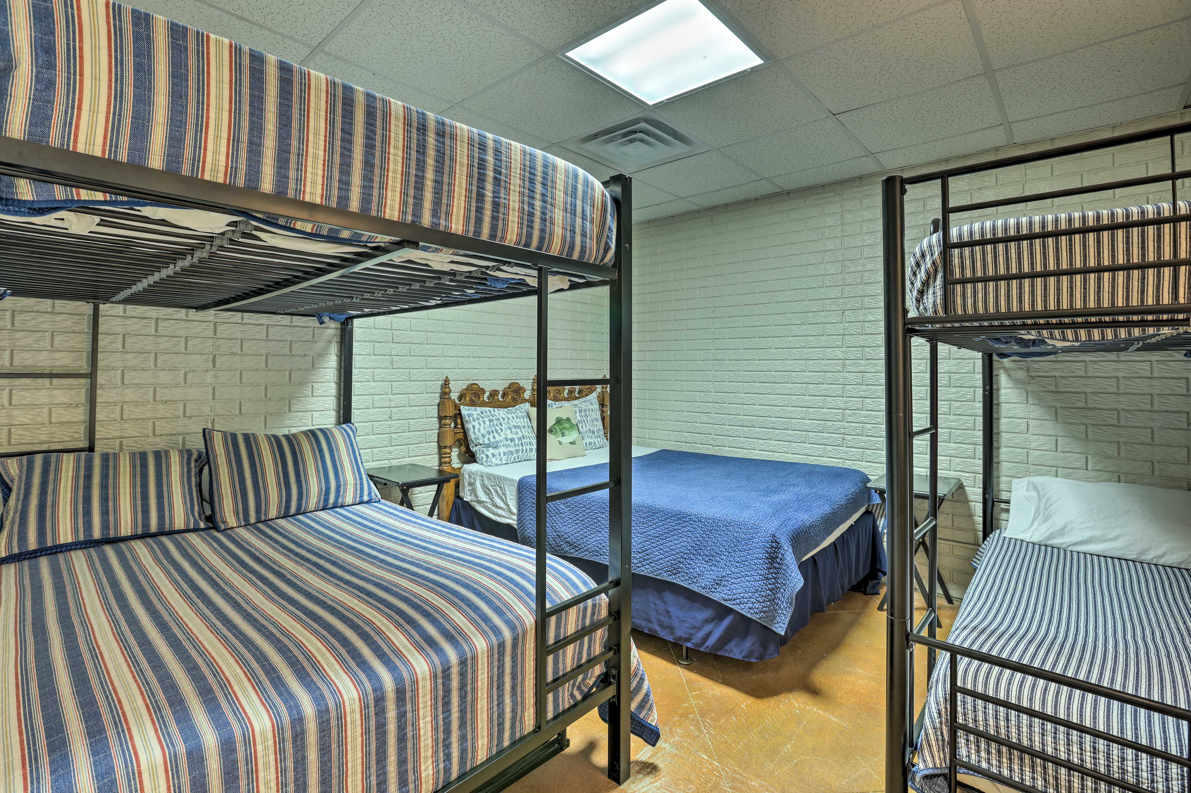 Bedroom 5 | Queen Bed | Full Bunk Bed | Twin Bunk Bed