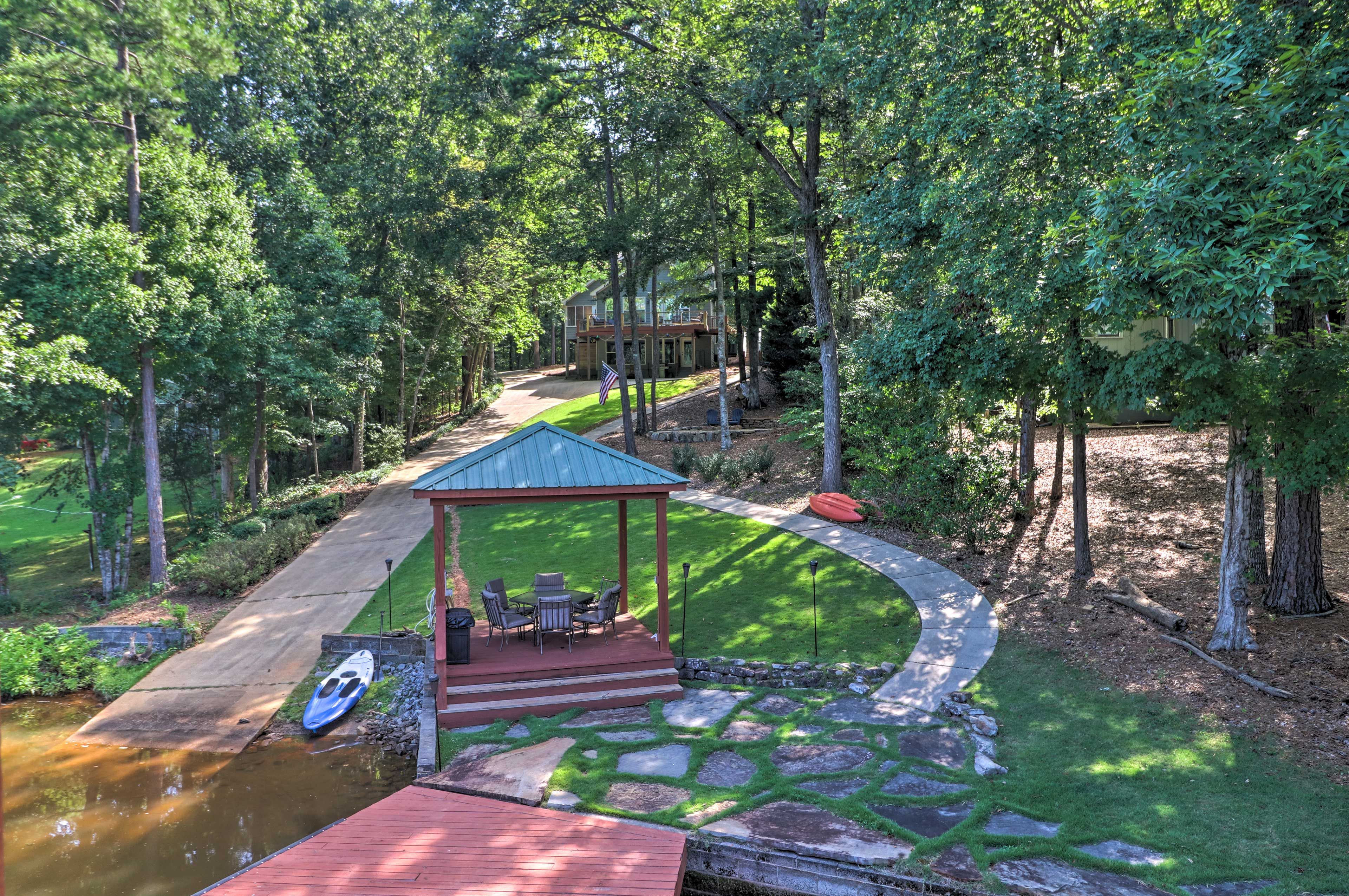 Backyard Oasis | Direct Lake Access