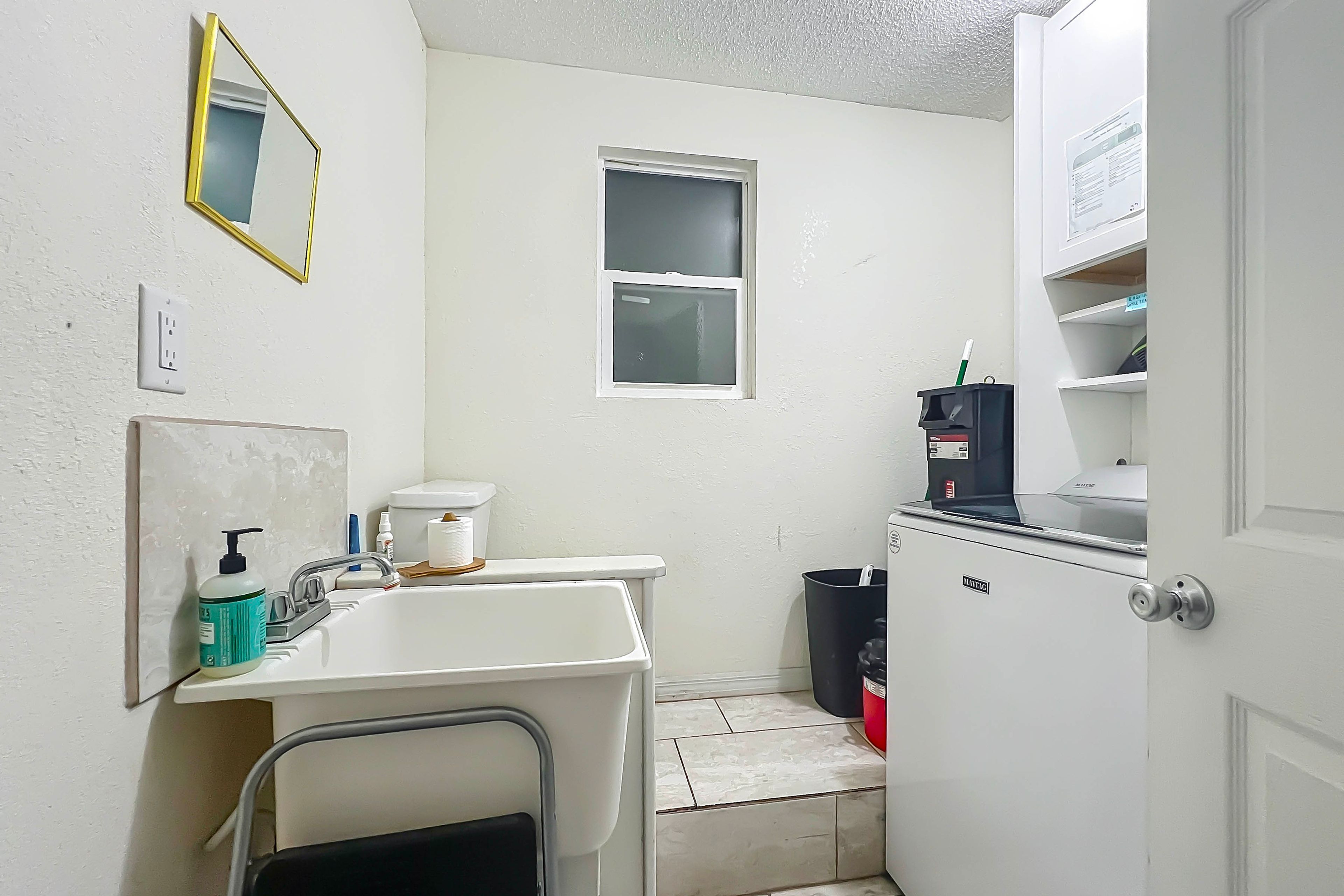 Half Bathroom | Laundry Room