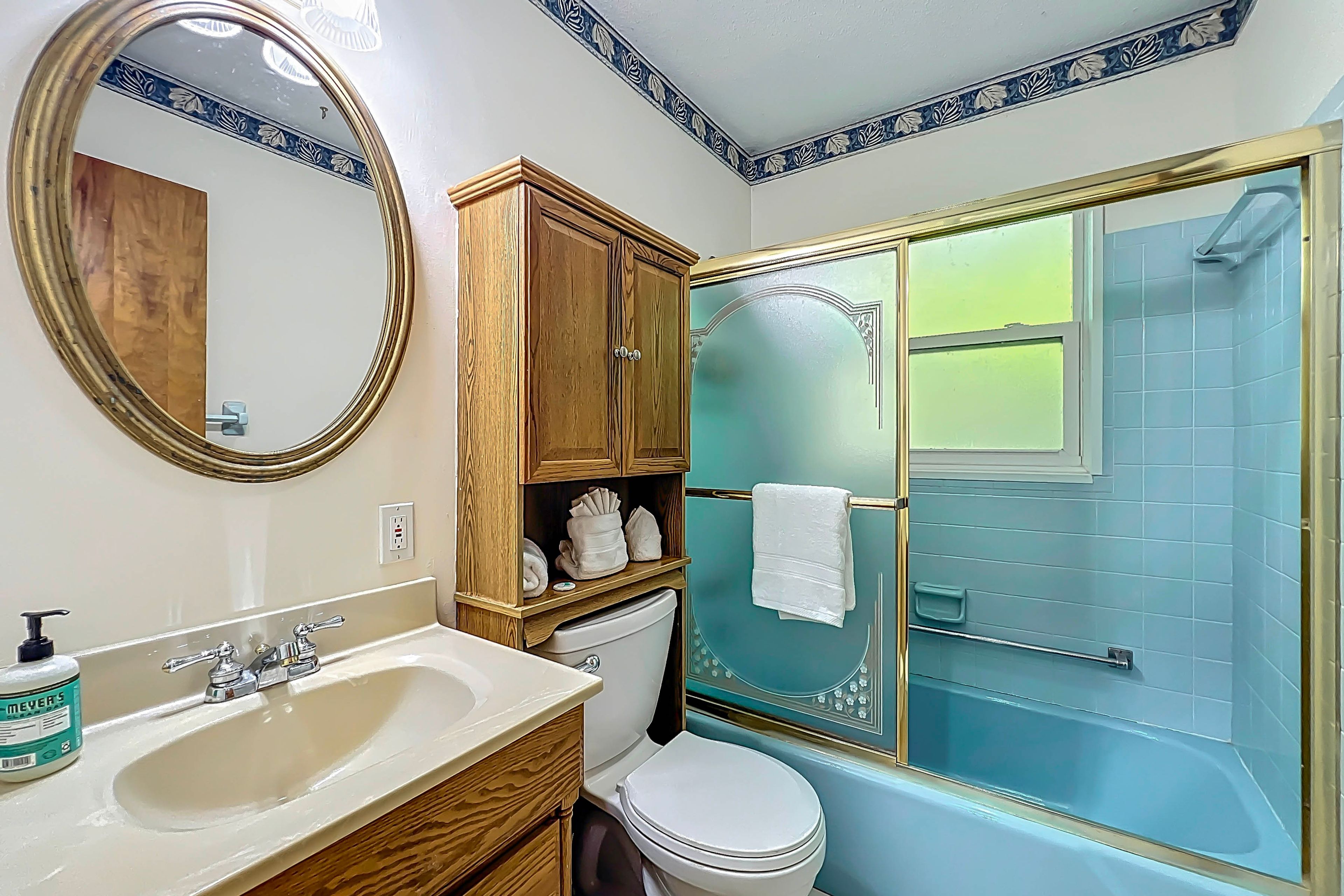 Full Bathroom | Towels & Linens Provided