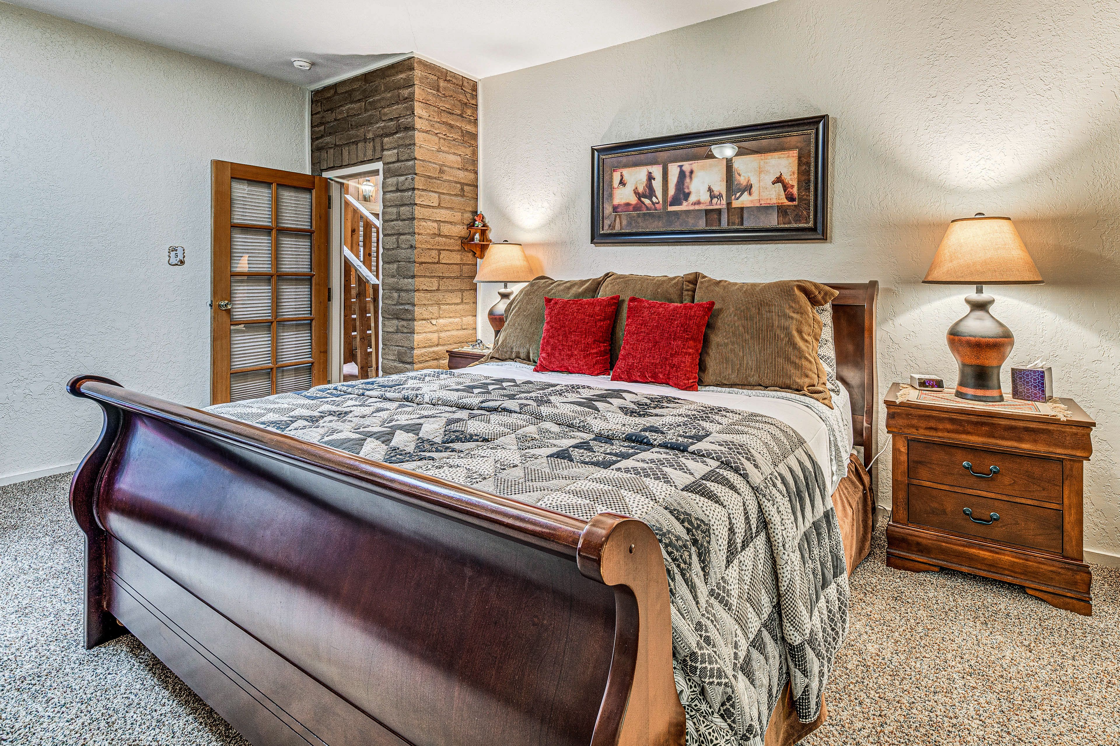 Bedroom 3 | King Bed | Twin Bed | Desk
