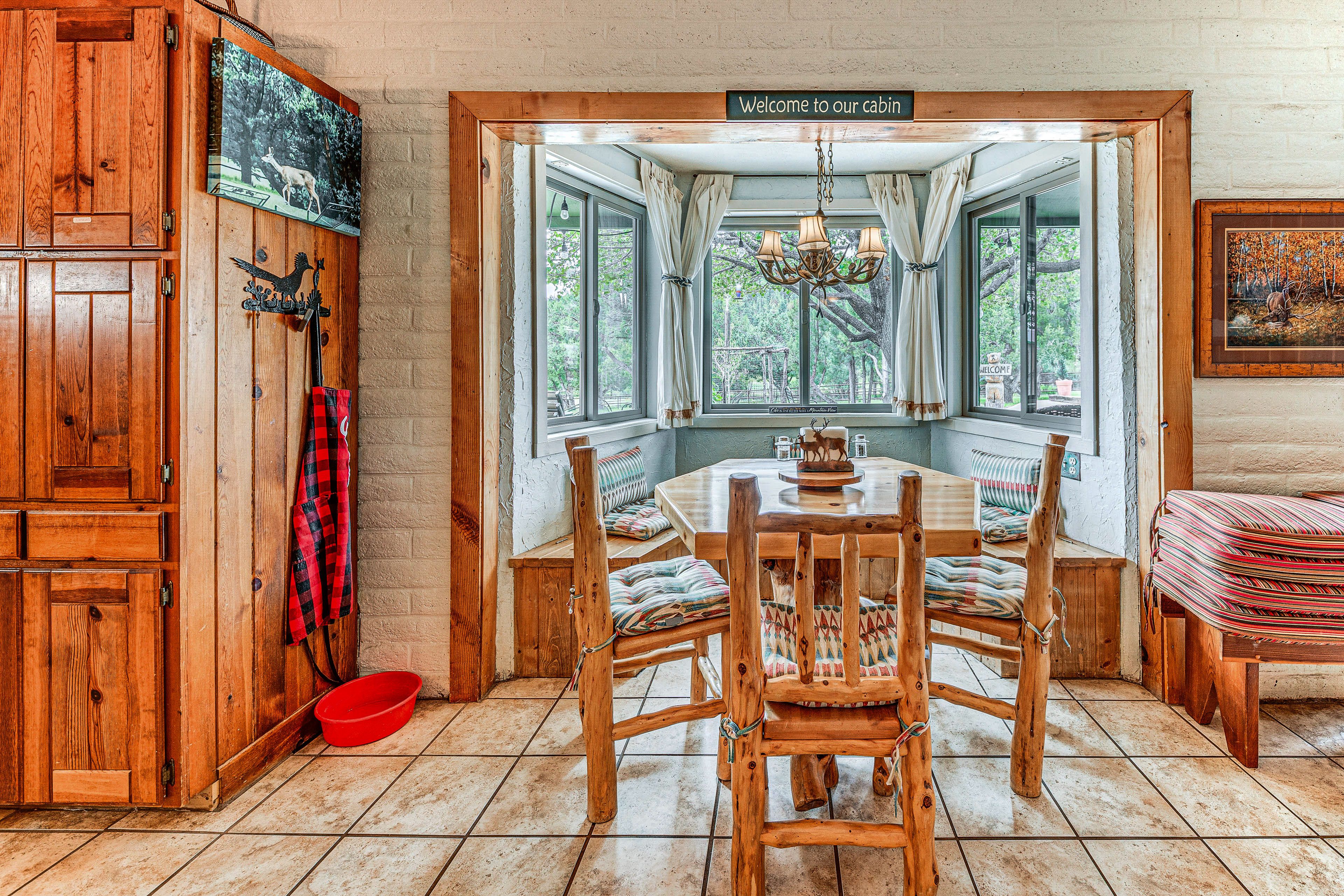 Dining Area | Dishes & Flatware Provided