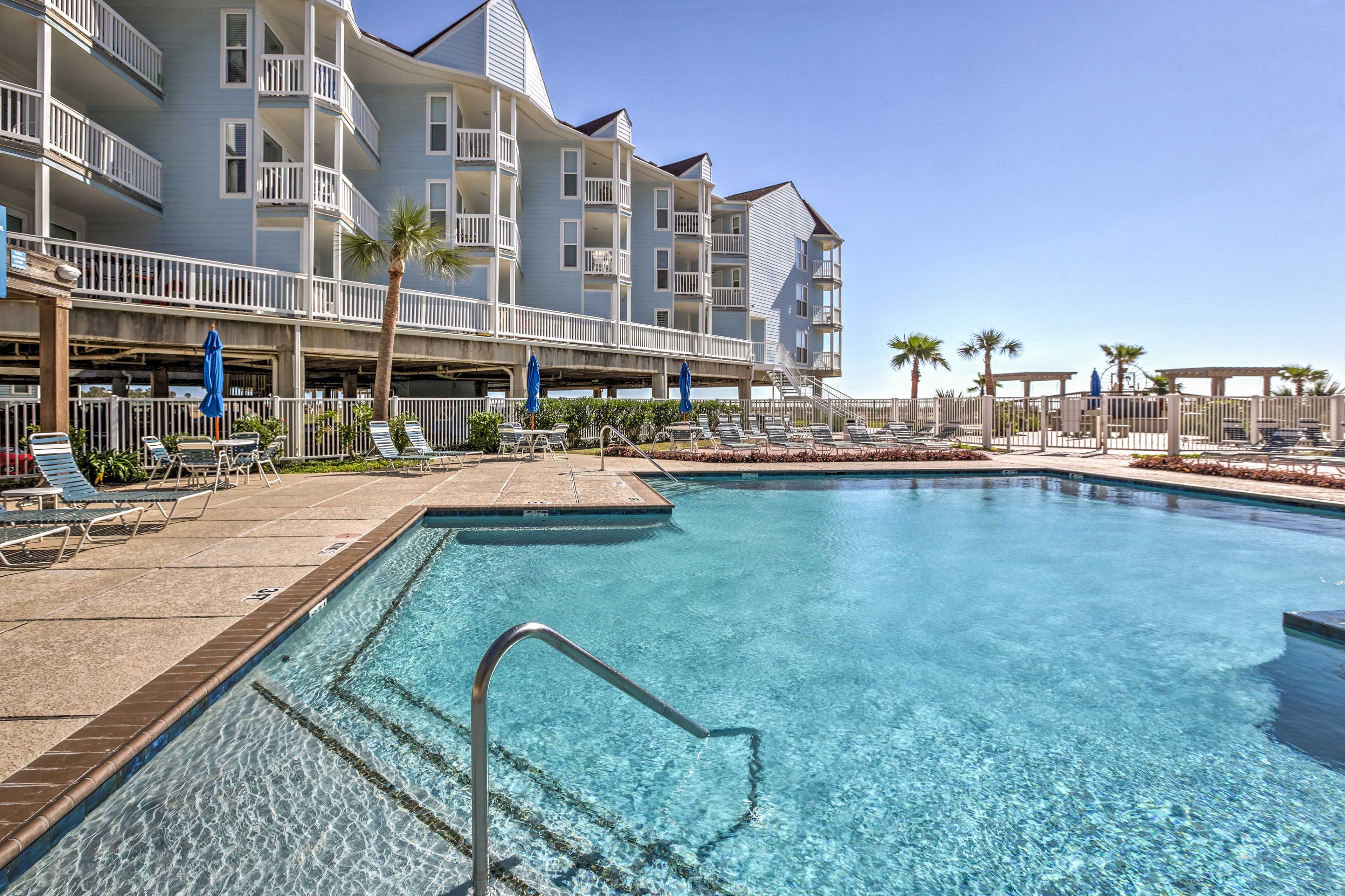Take a well-deserved break and make your way to Galveston to stay in this beachfront 2-bedroom, 2-bathroom vacation rental condo!