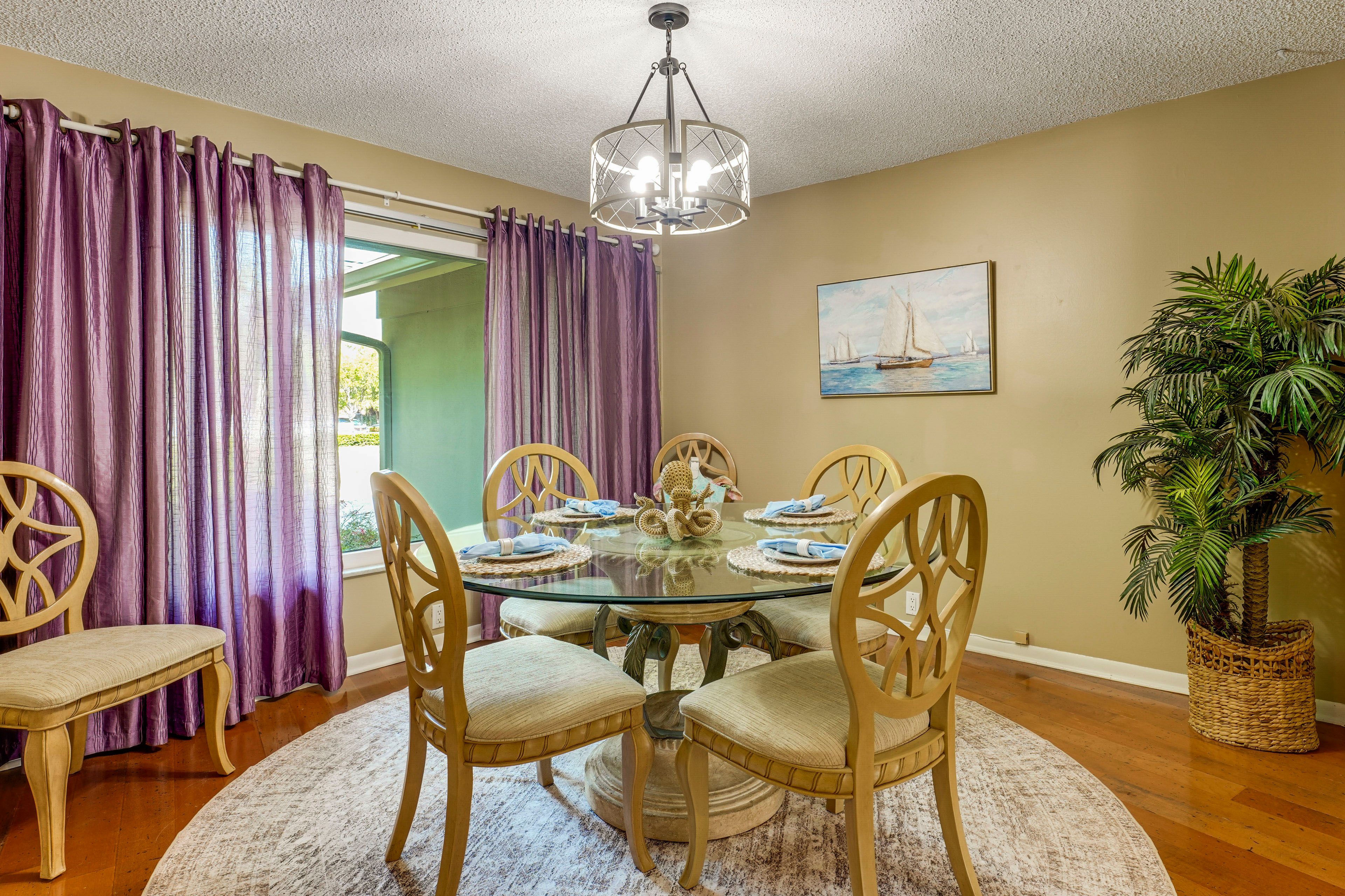 Dining Table | Dishware & Flatware Provided