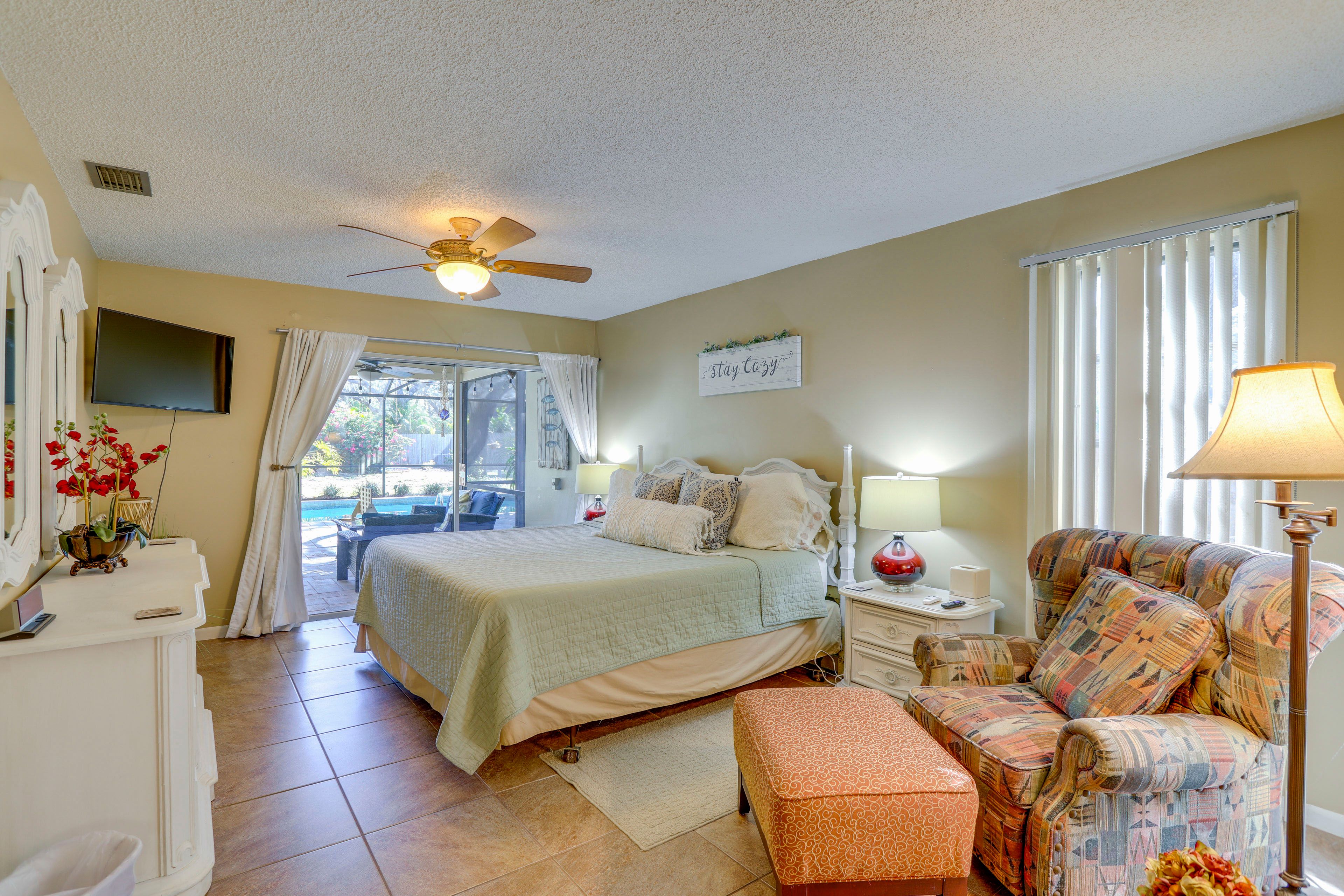 Bedroom 1 | King Bed | Linens Provided