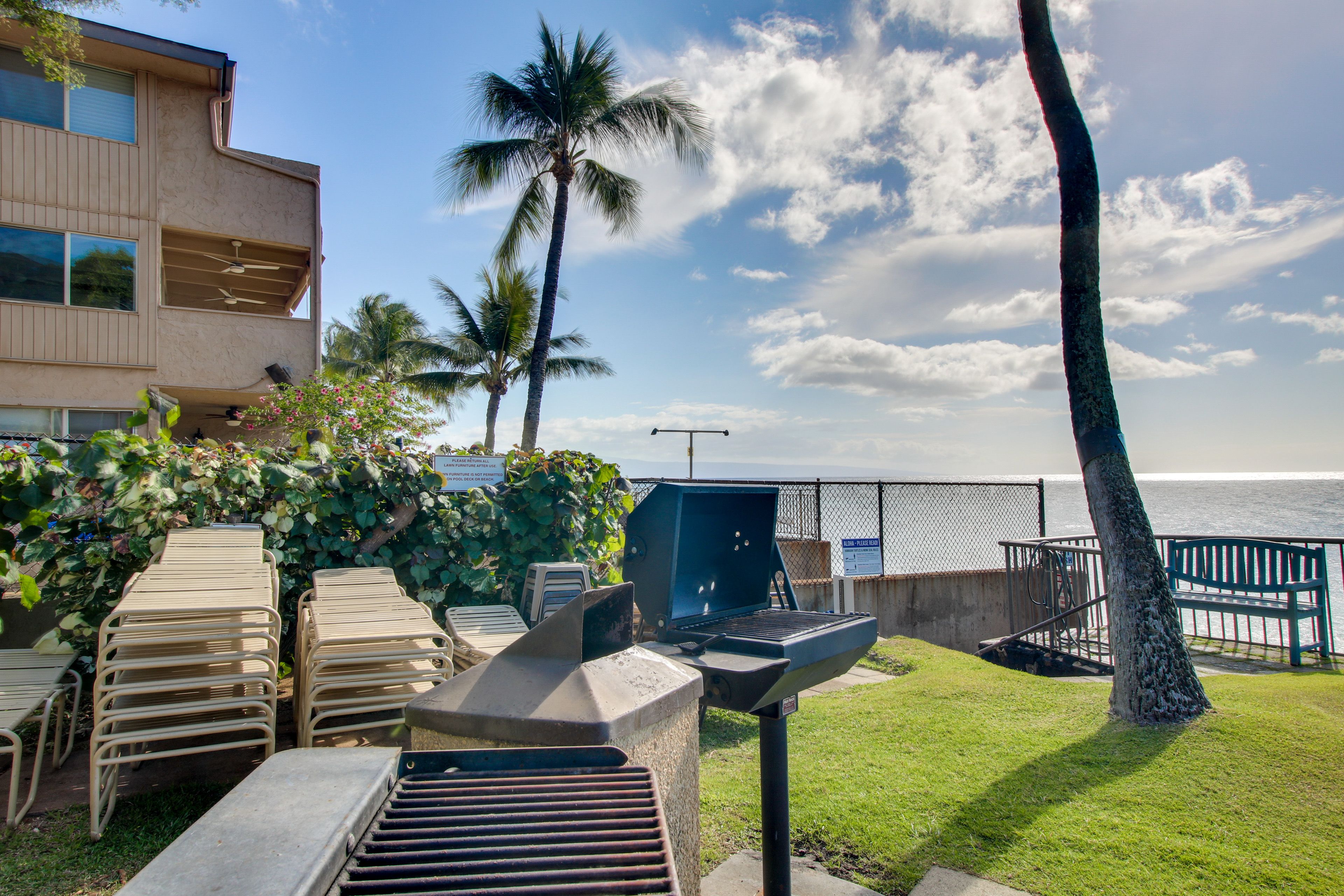 Hale Mahina Beach Resort | Community Amenities