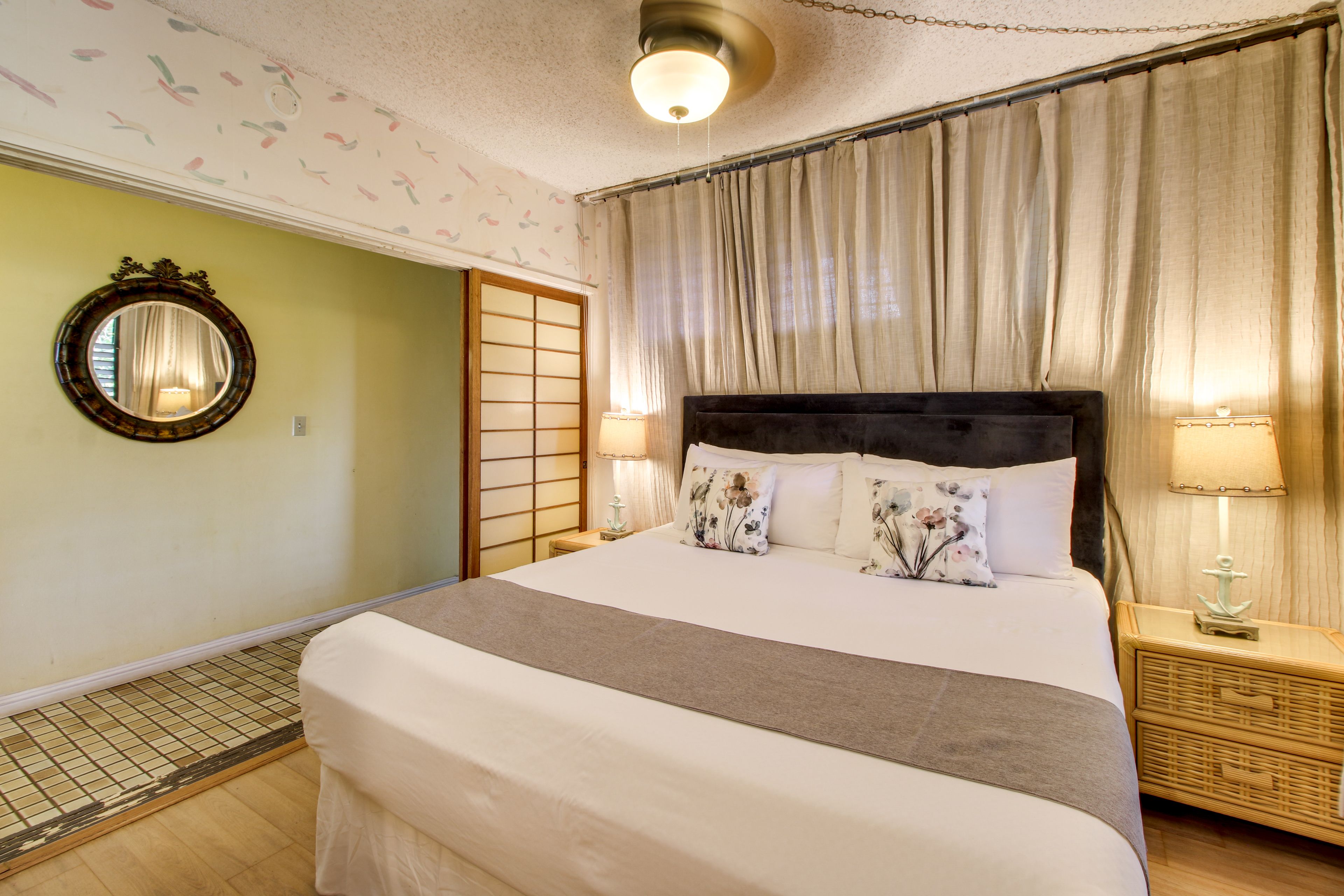 Bedroom | King Bed