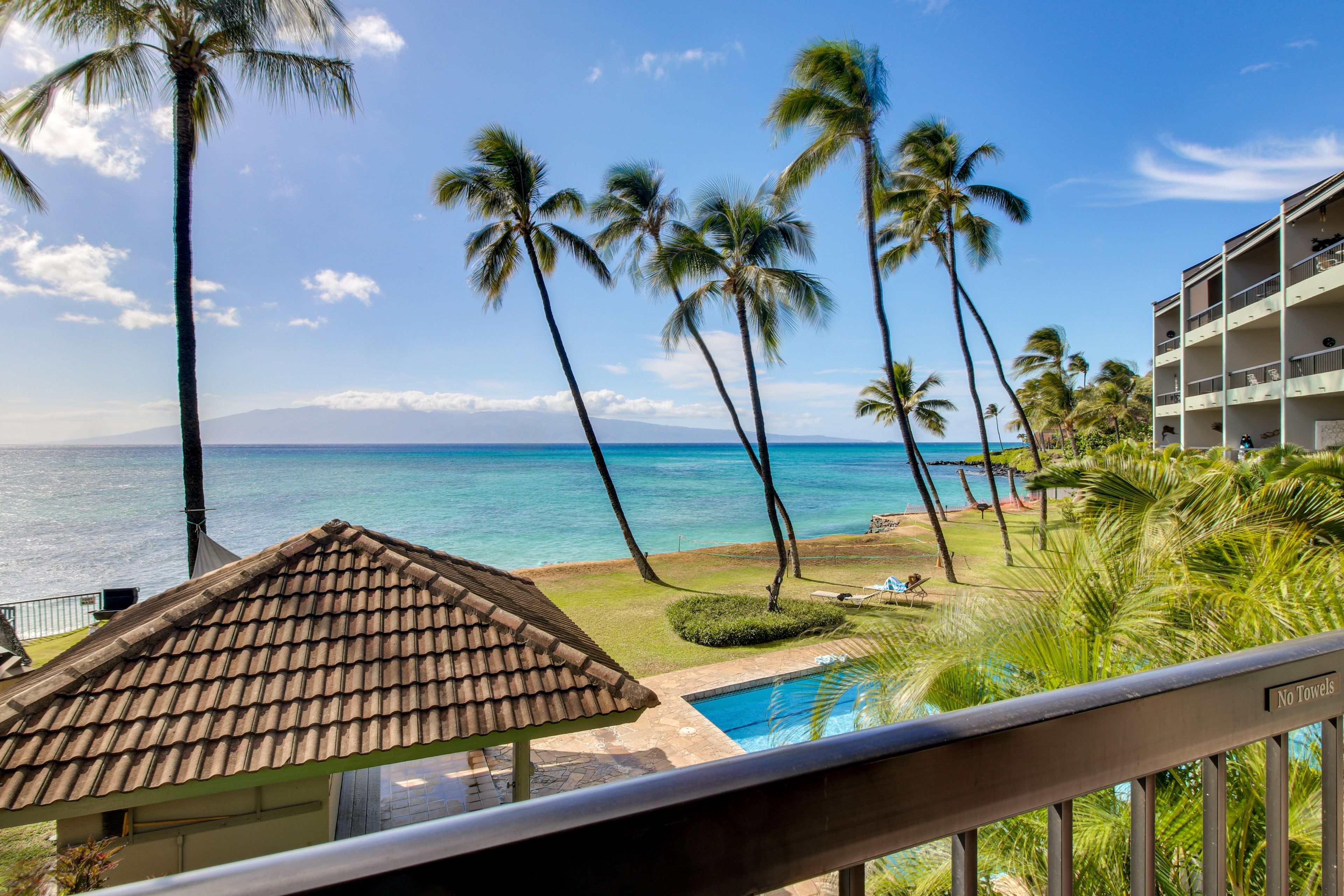 Beachfront Lanai | Mountain View