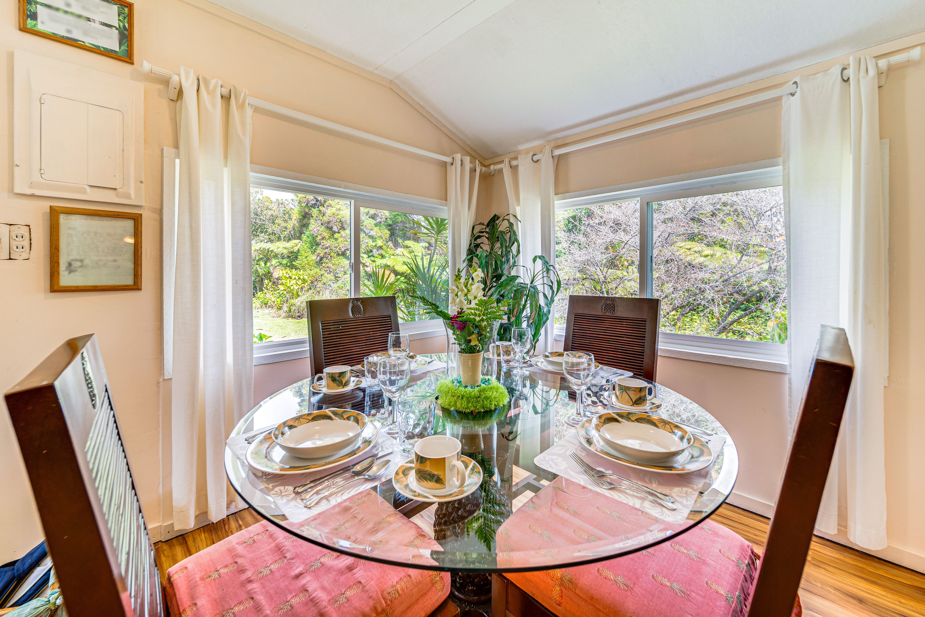 Dining Space | Dishware/Flatware