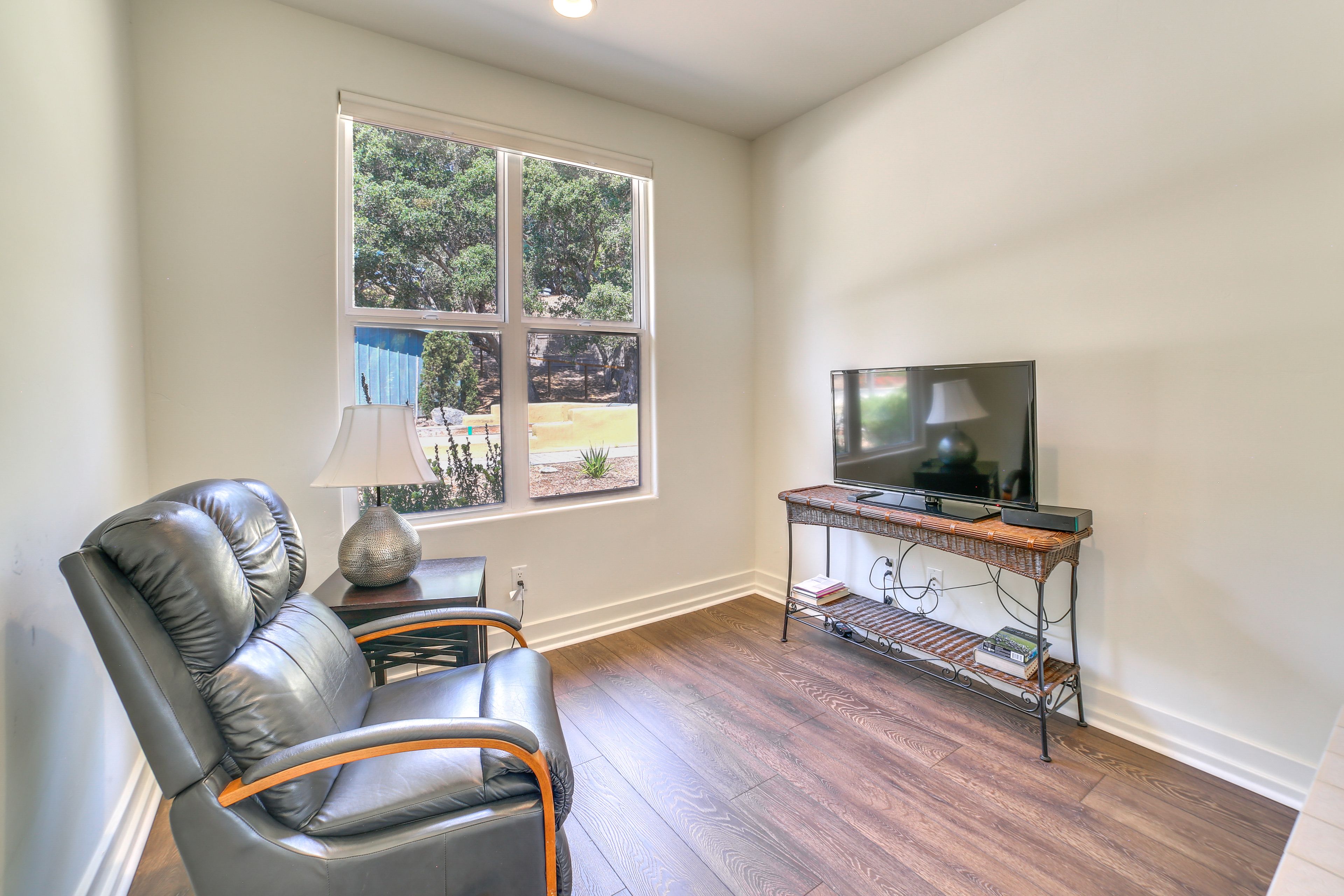 Guest House | Living Room