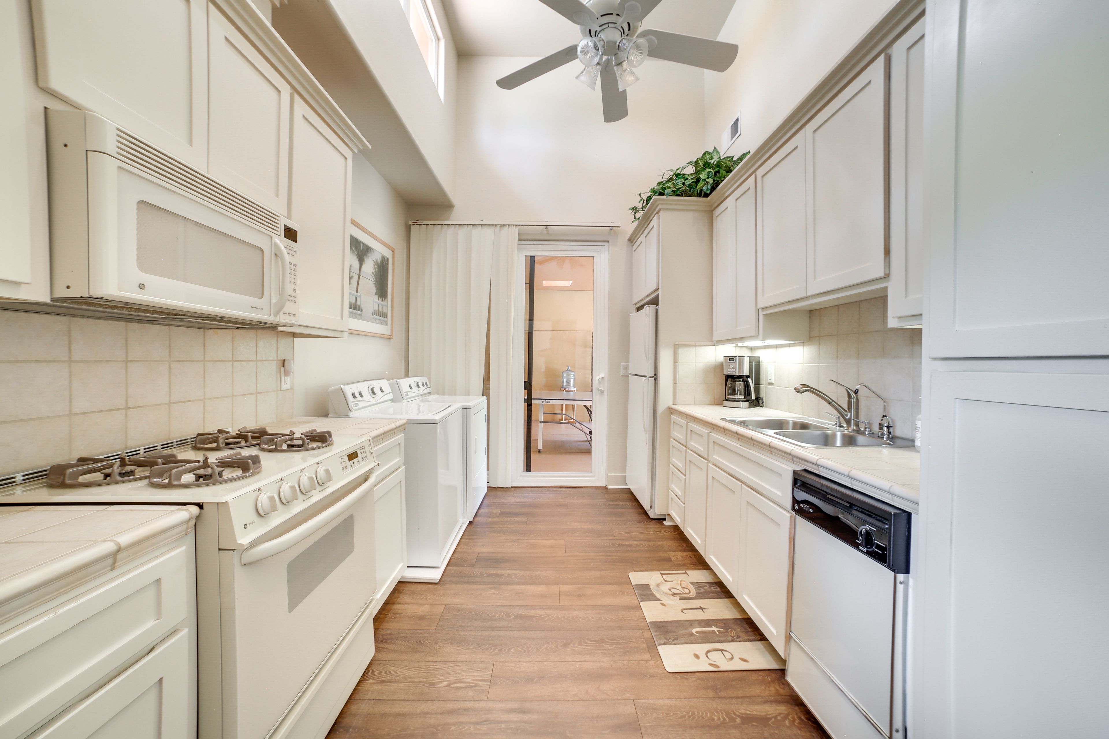 Guest House | Kitchen