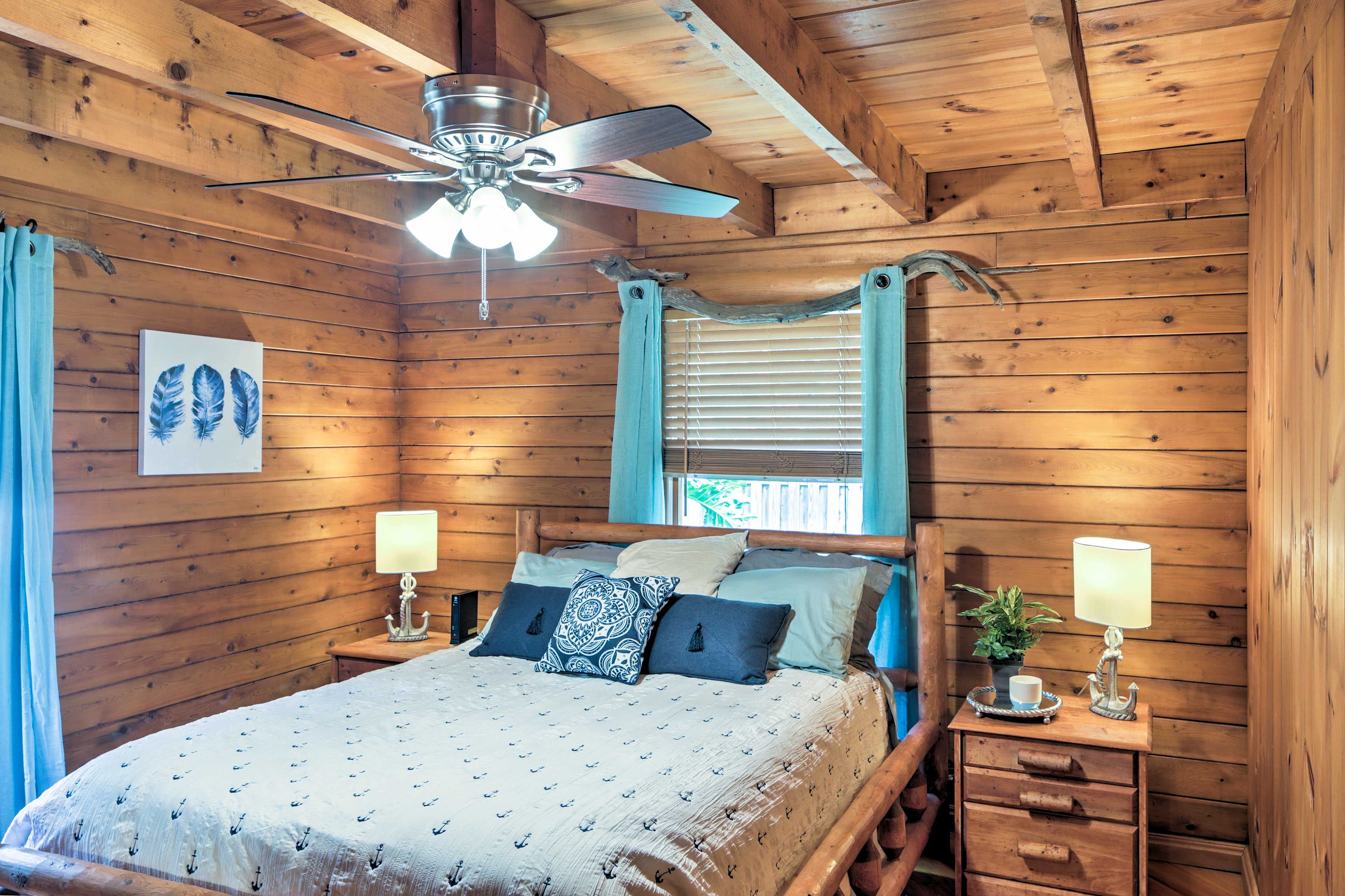 Bedroom 2 | Queen Bed