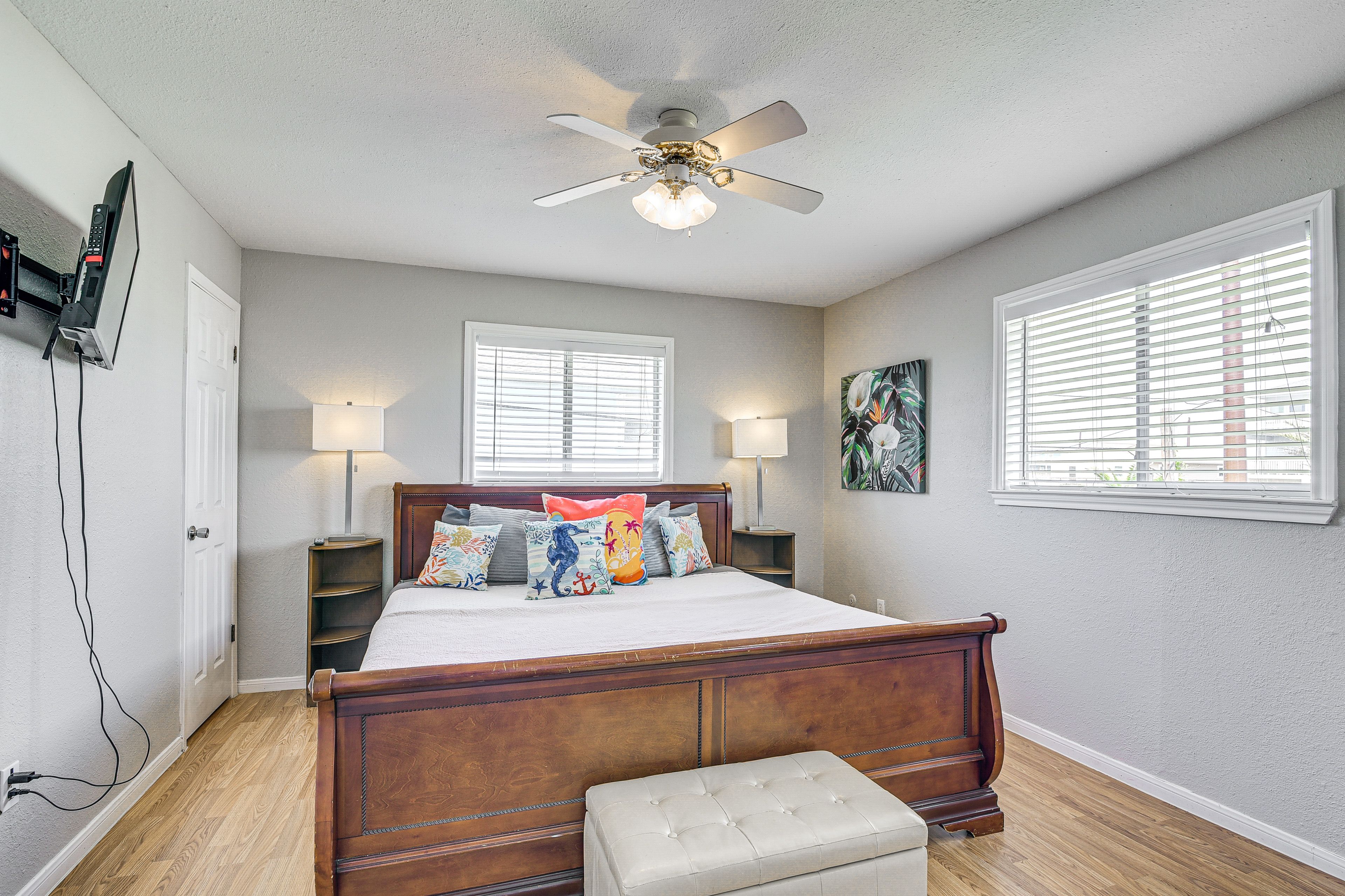 Bedroom 1 | King Bed