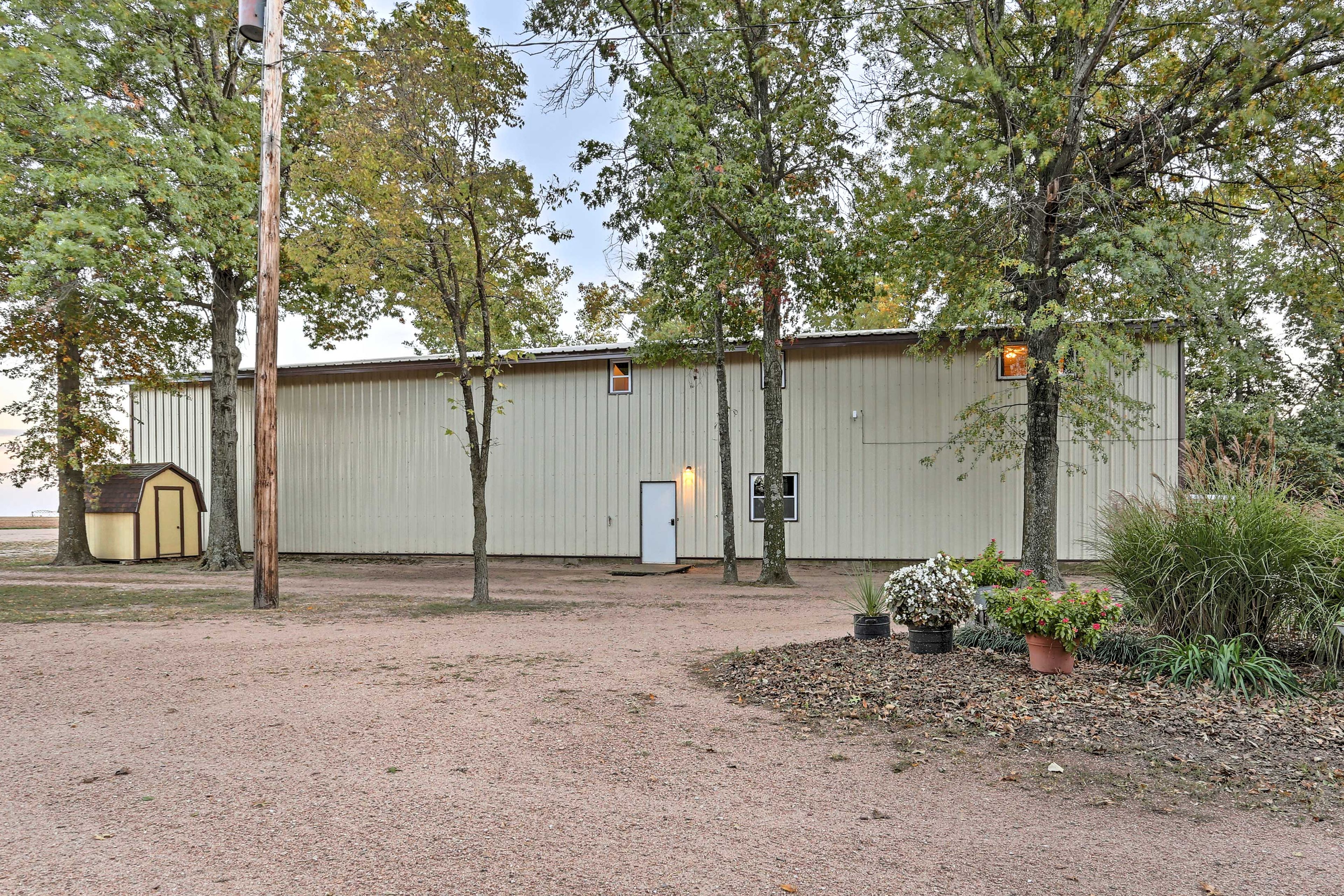Exterior | Large Parking Space (5+ Vehicles)