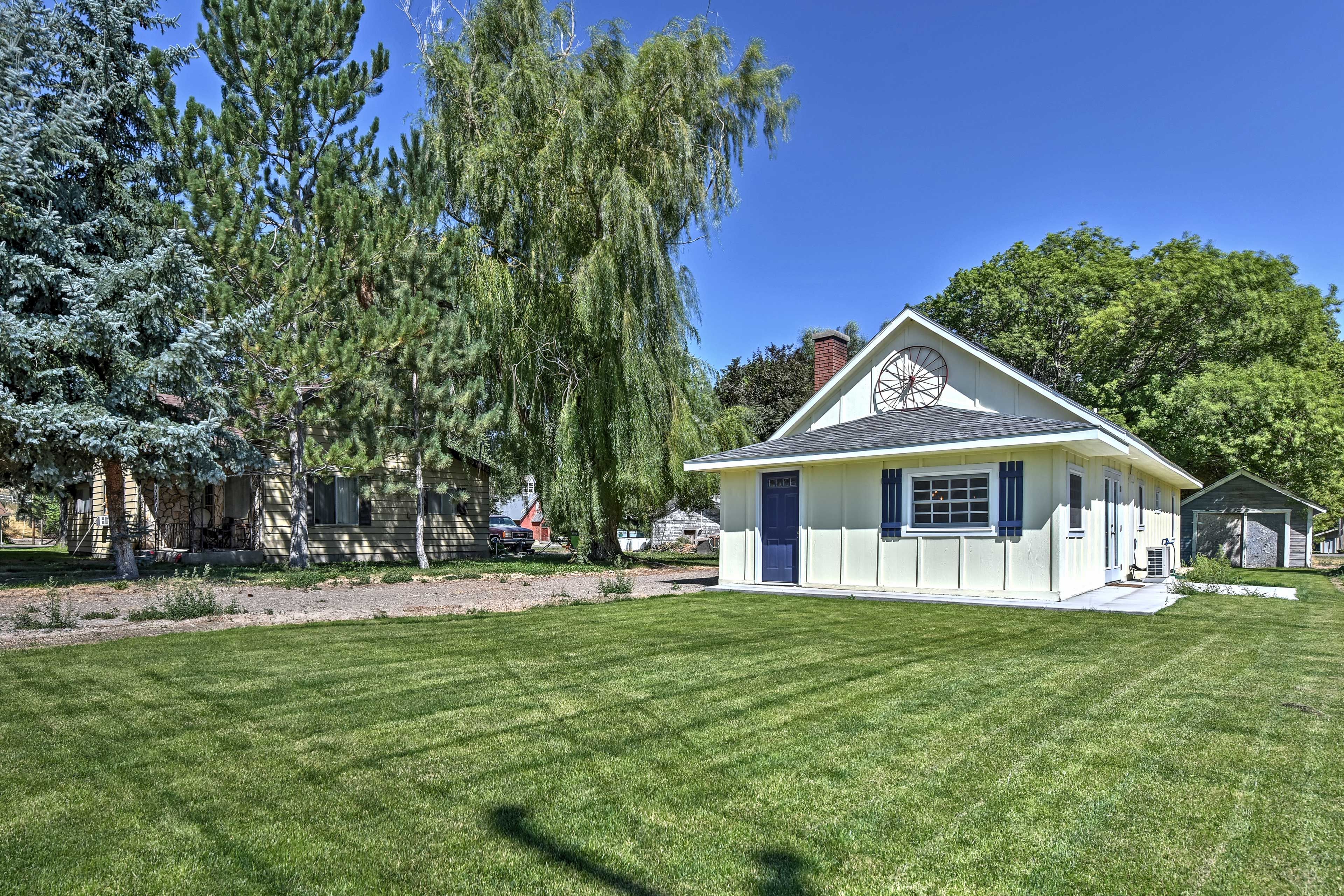 Albion Vacation Rental | 2BR | 1BA | 1,020 Sq Ft | Step-Free Entry