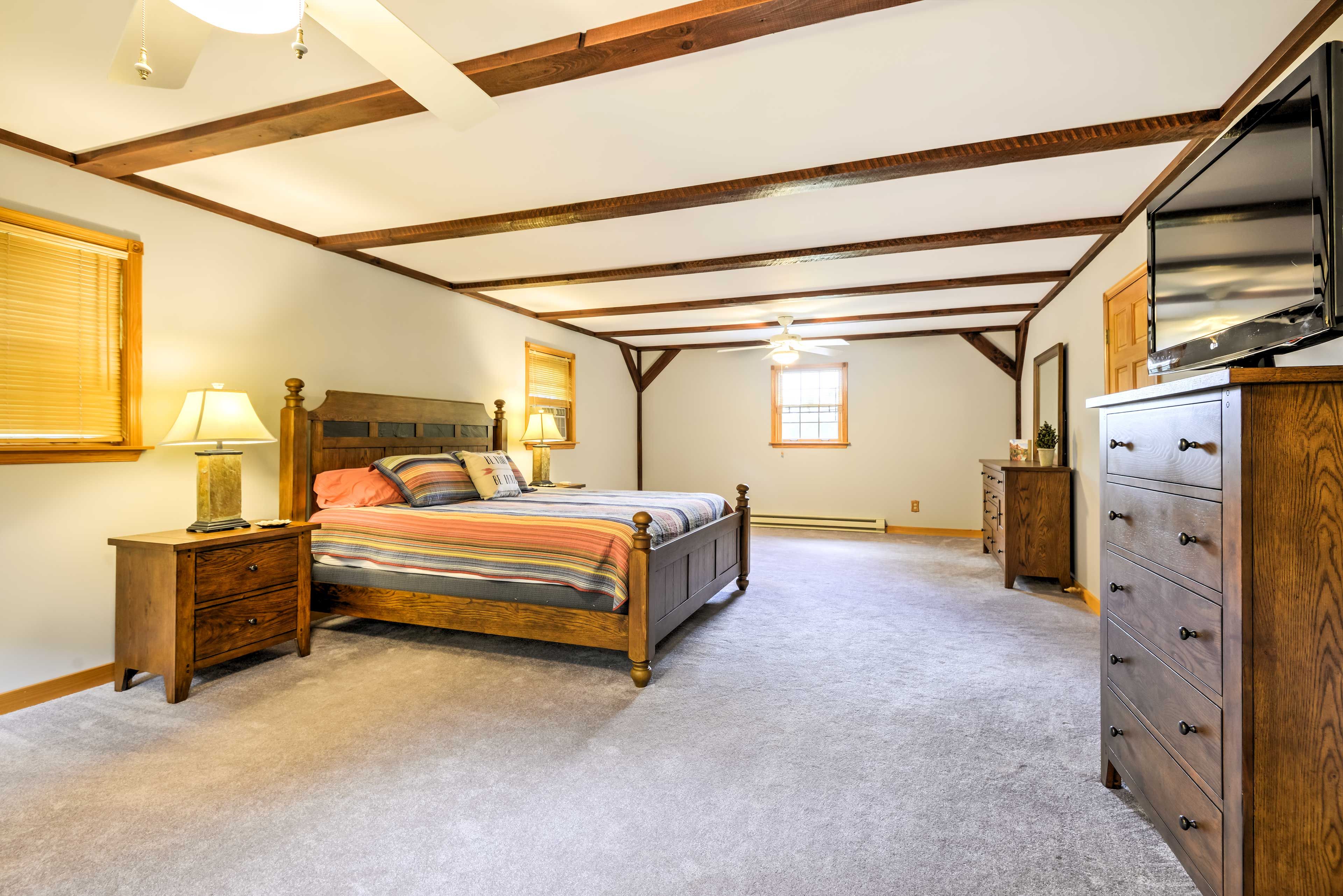 Bedroom 1 | King Bed