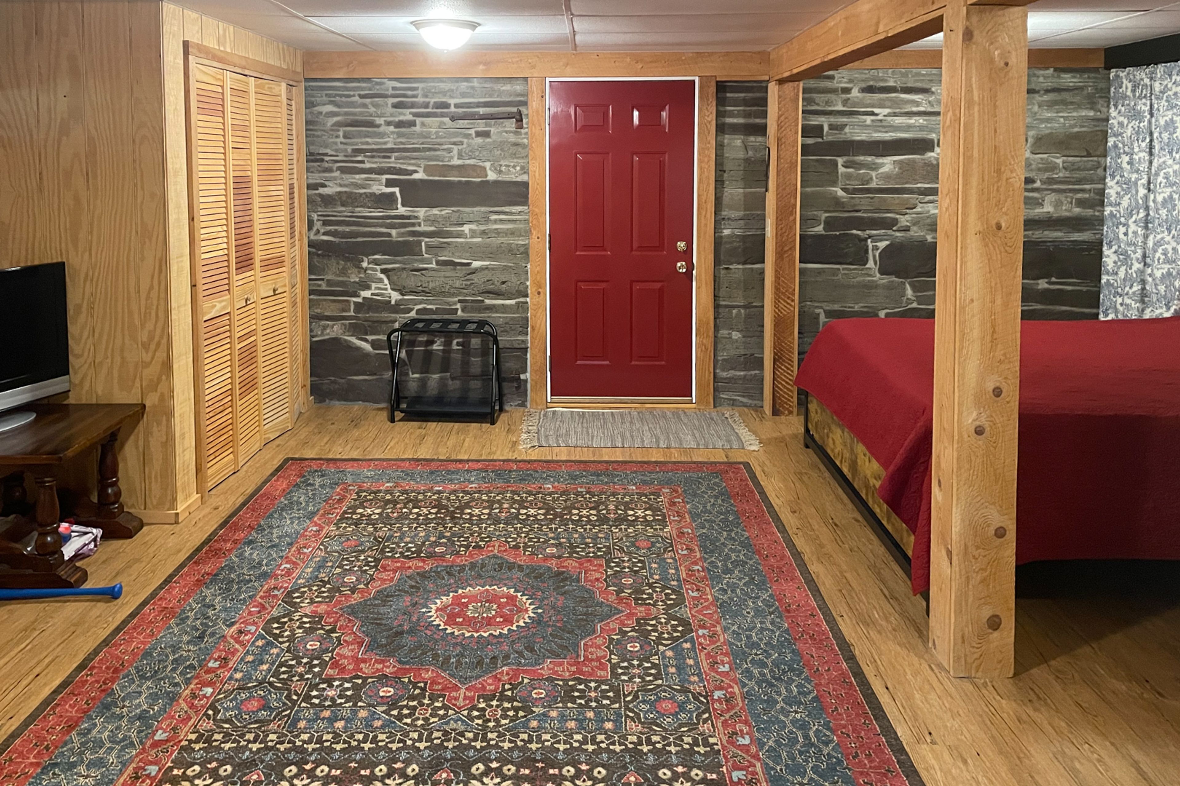 Sleeping Area | King Bed | Full Bunk Bed