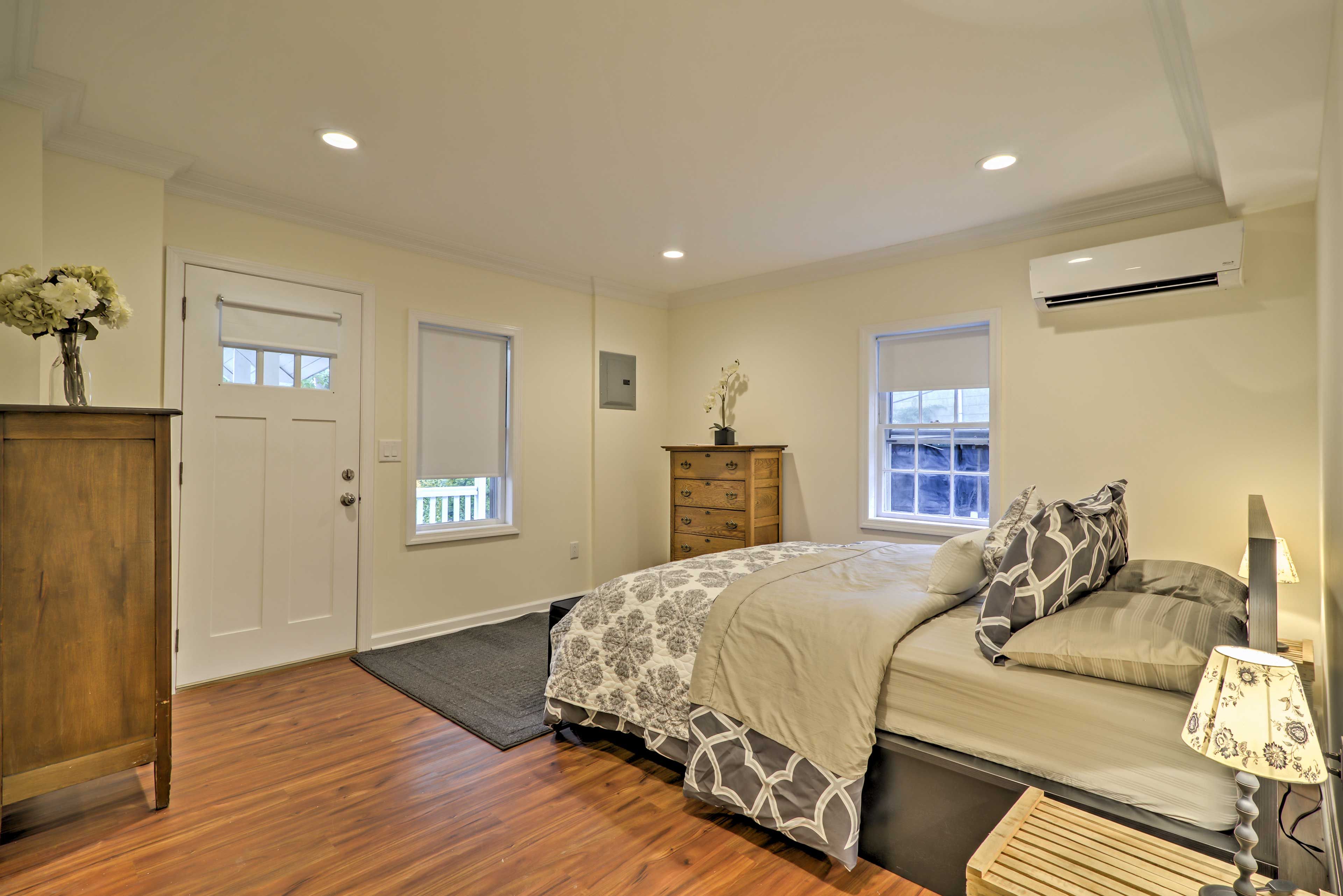 Bedroom | Queen Bed