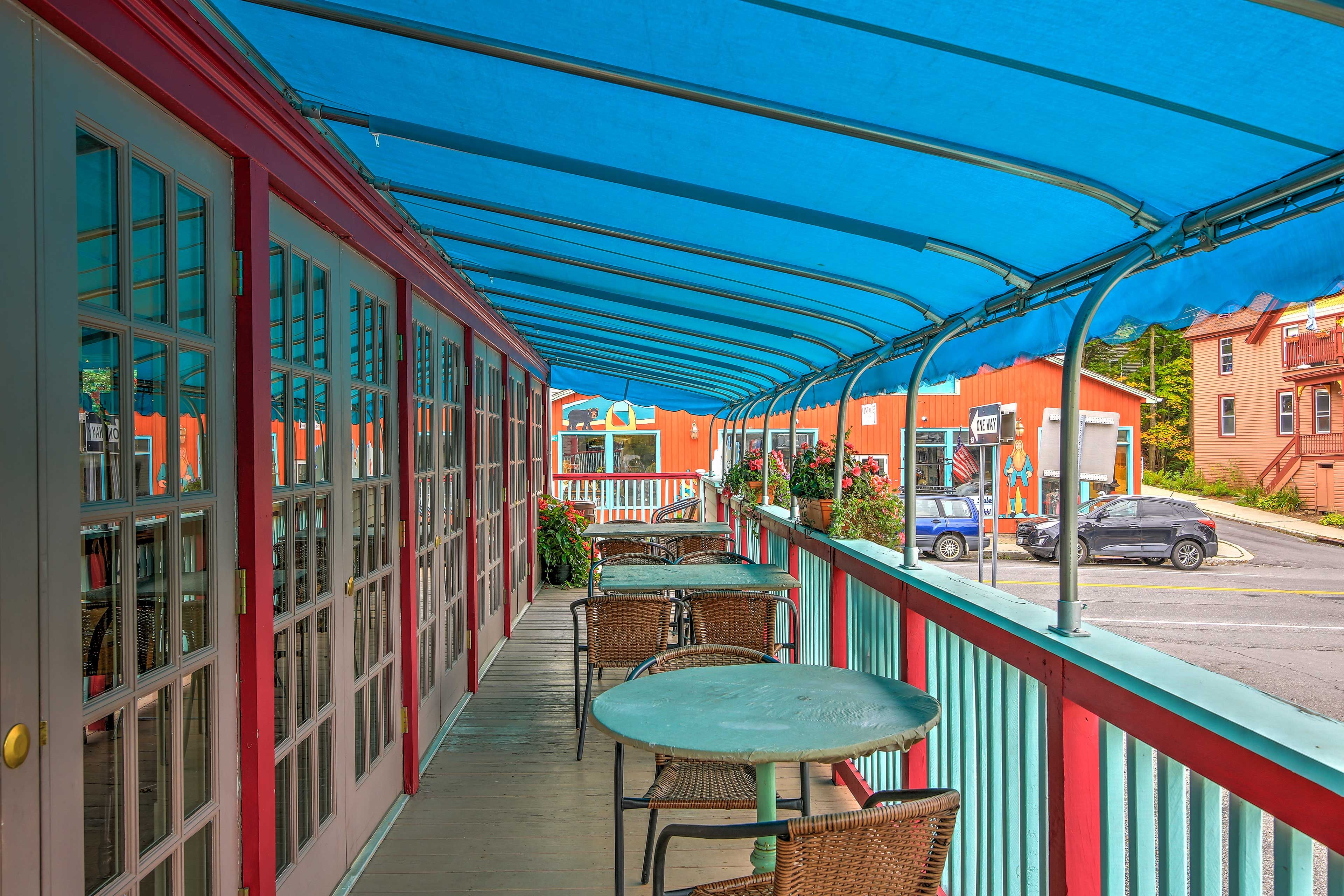 Take a trip to this vacation rental apartment in Tannersville.