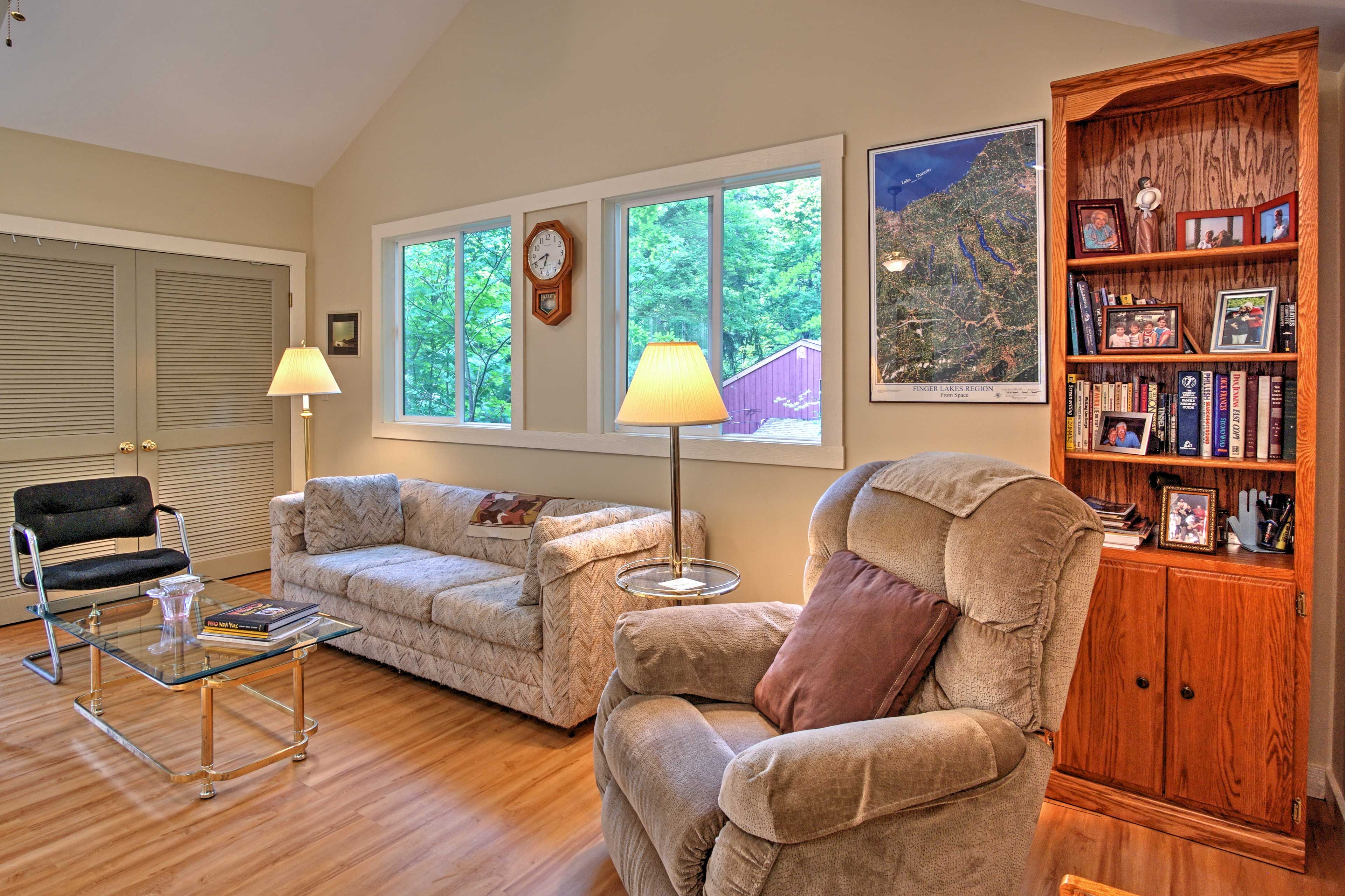 Living Room | Queen Sleeper Sofa