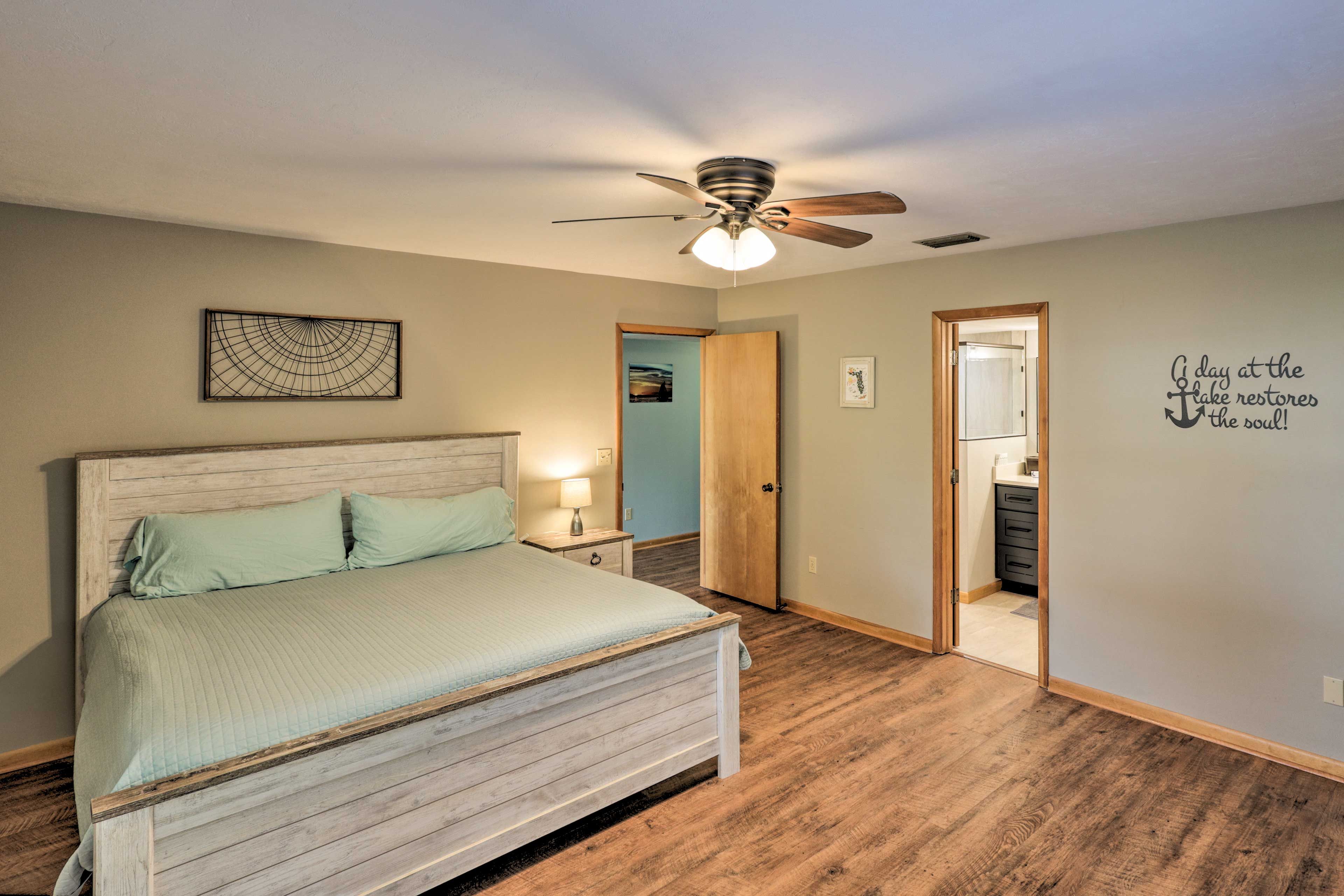 Bedroom 1 | King Bed | En-Suite Bathroom