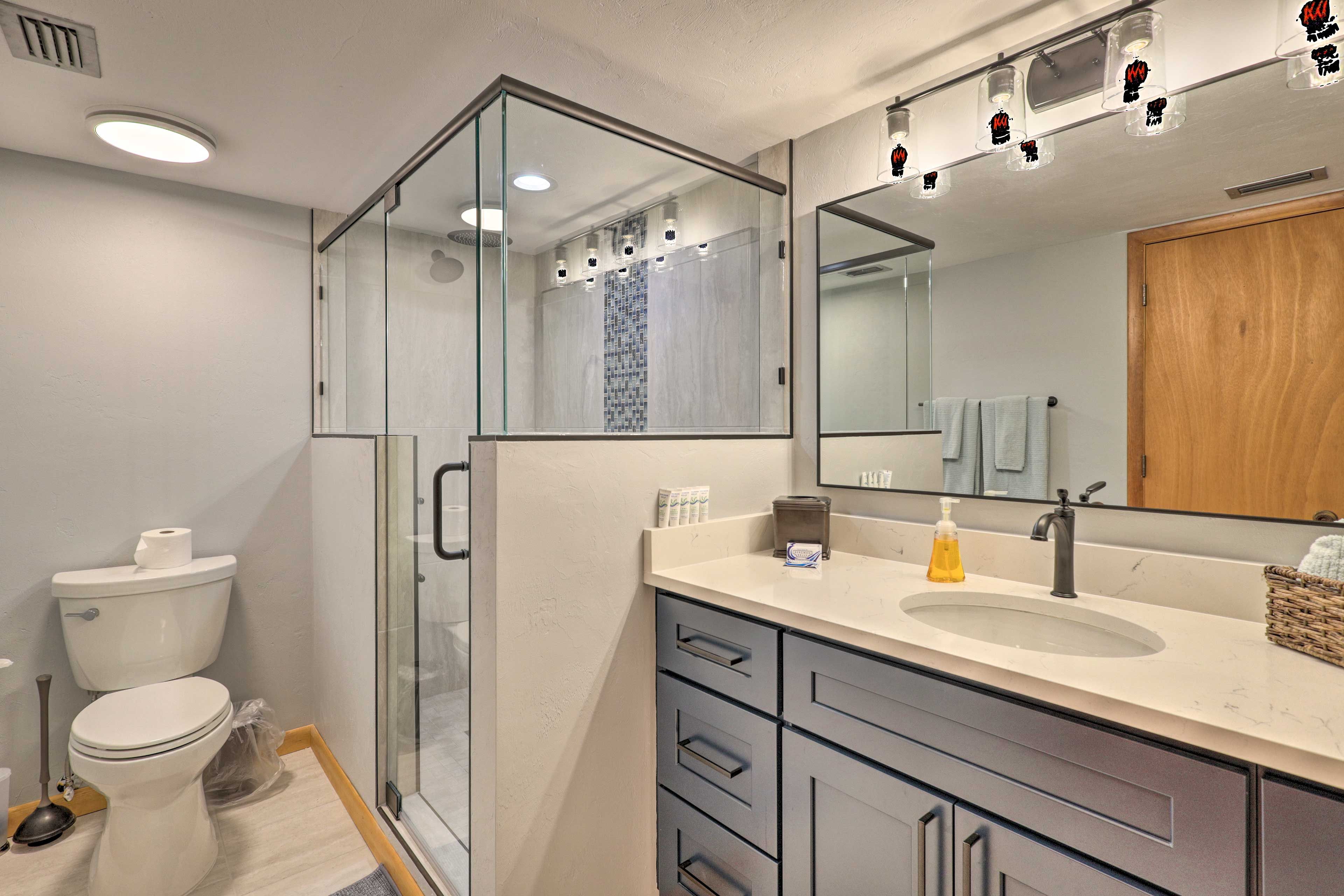 En-Suite Bathroom | Towels Provided