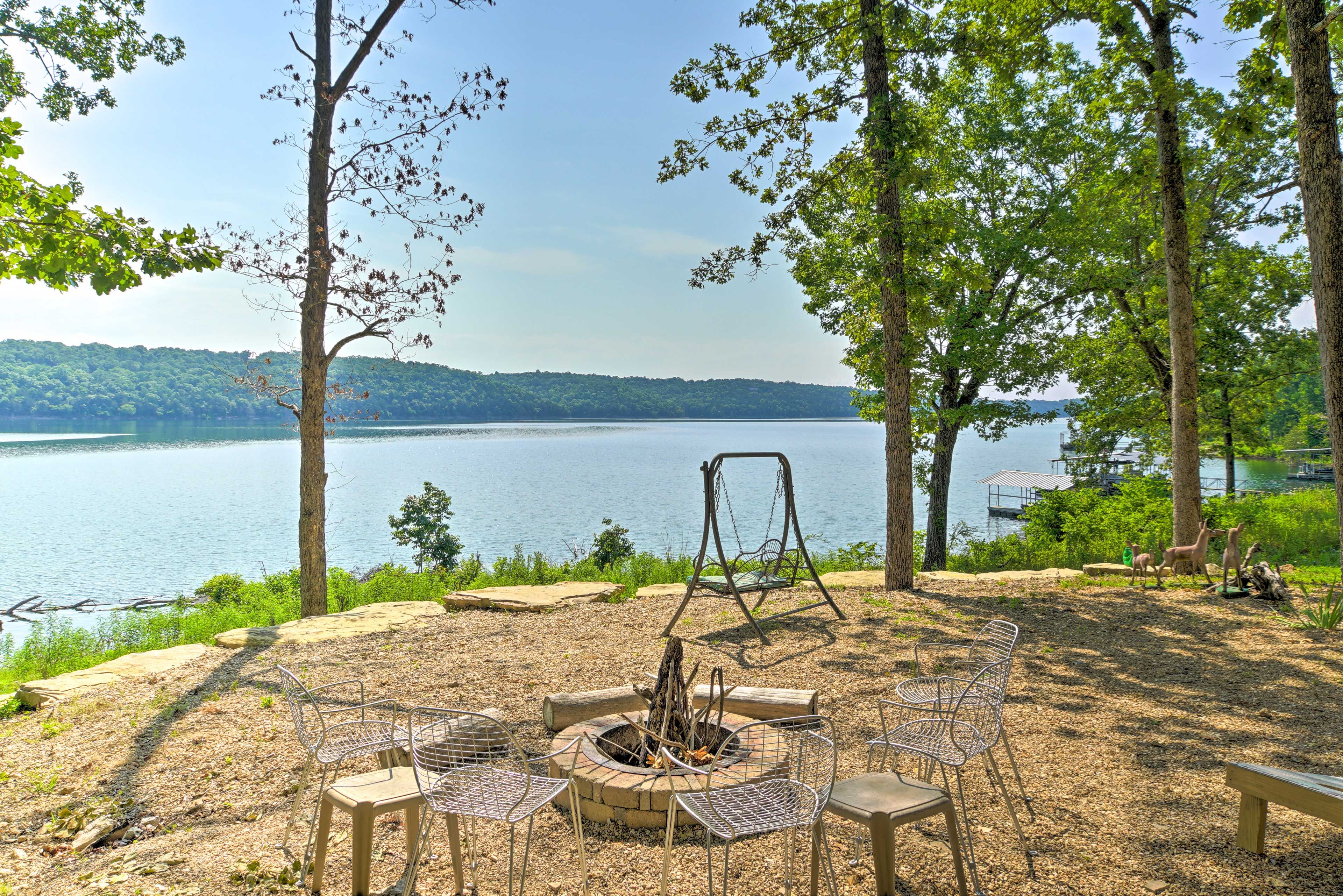 Cedarcreek Vacation Rental | 2BR | 1BA | 900 Sq Ft | Steps Required