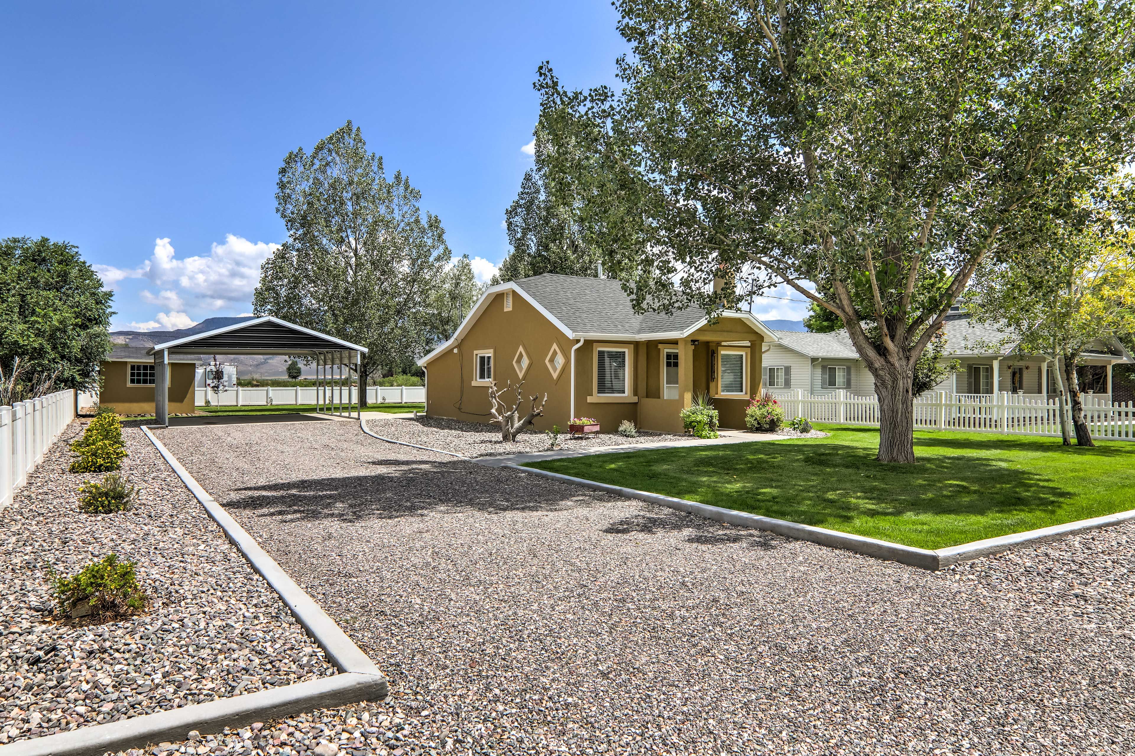Carport & Driveway Parking